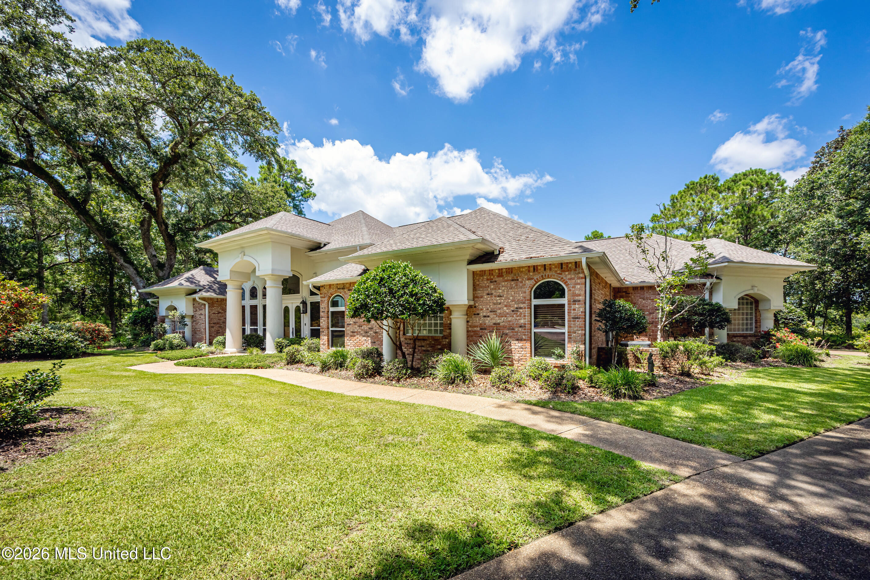 2408 Olde Oak Pointe Property Photo 6