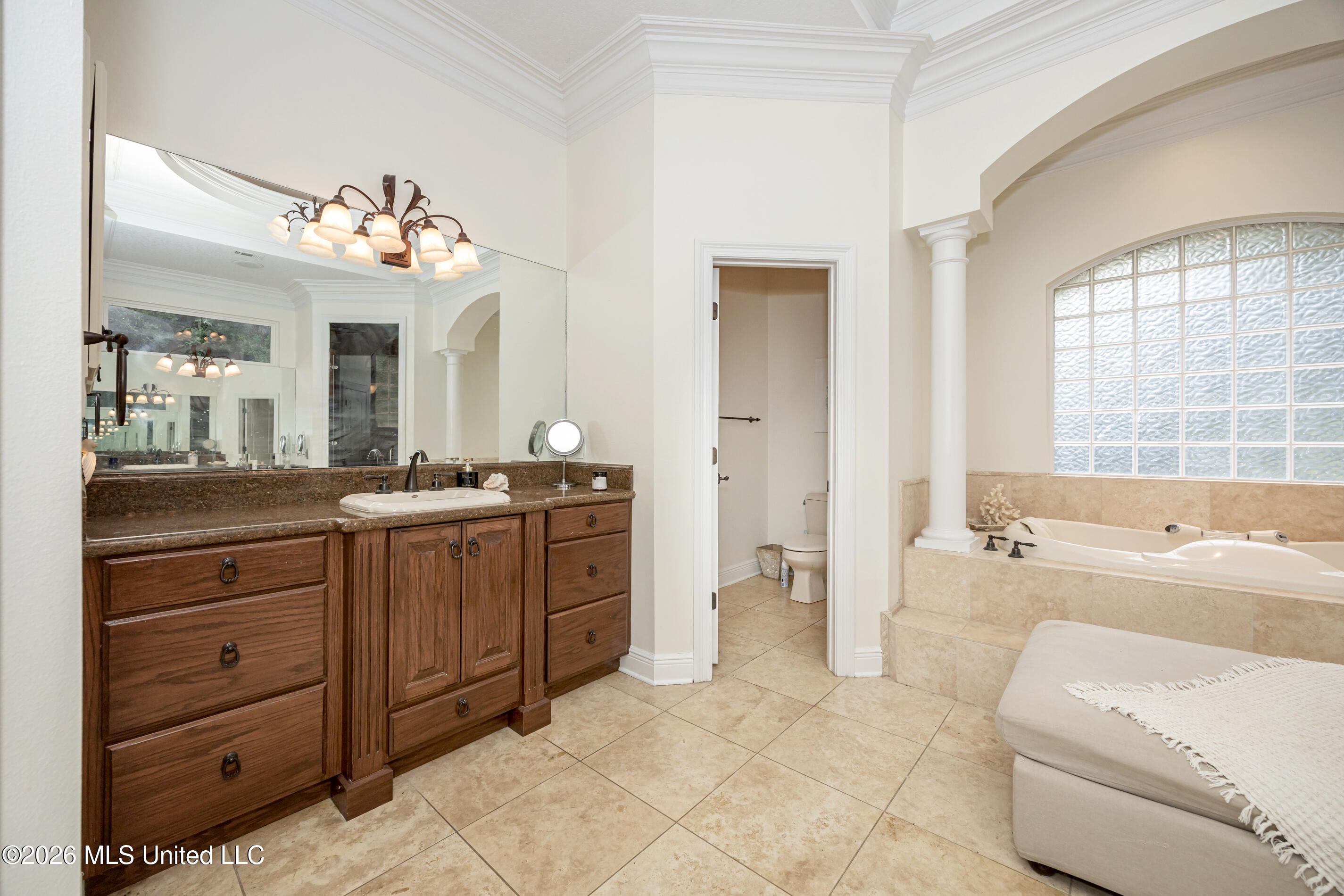2408 Olde Oak Pointe Property Photo 32
