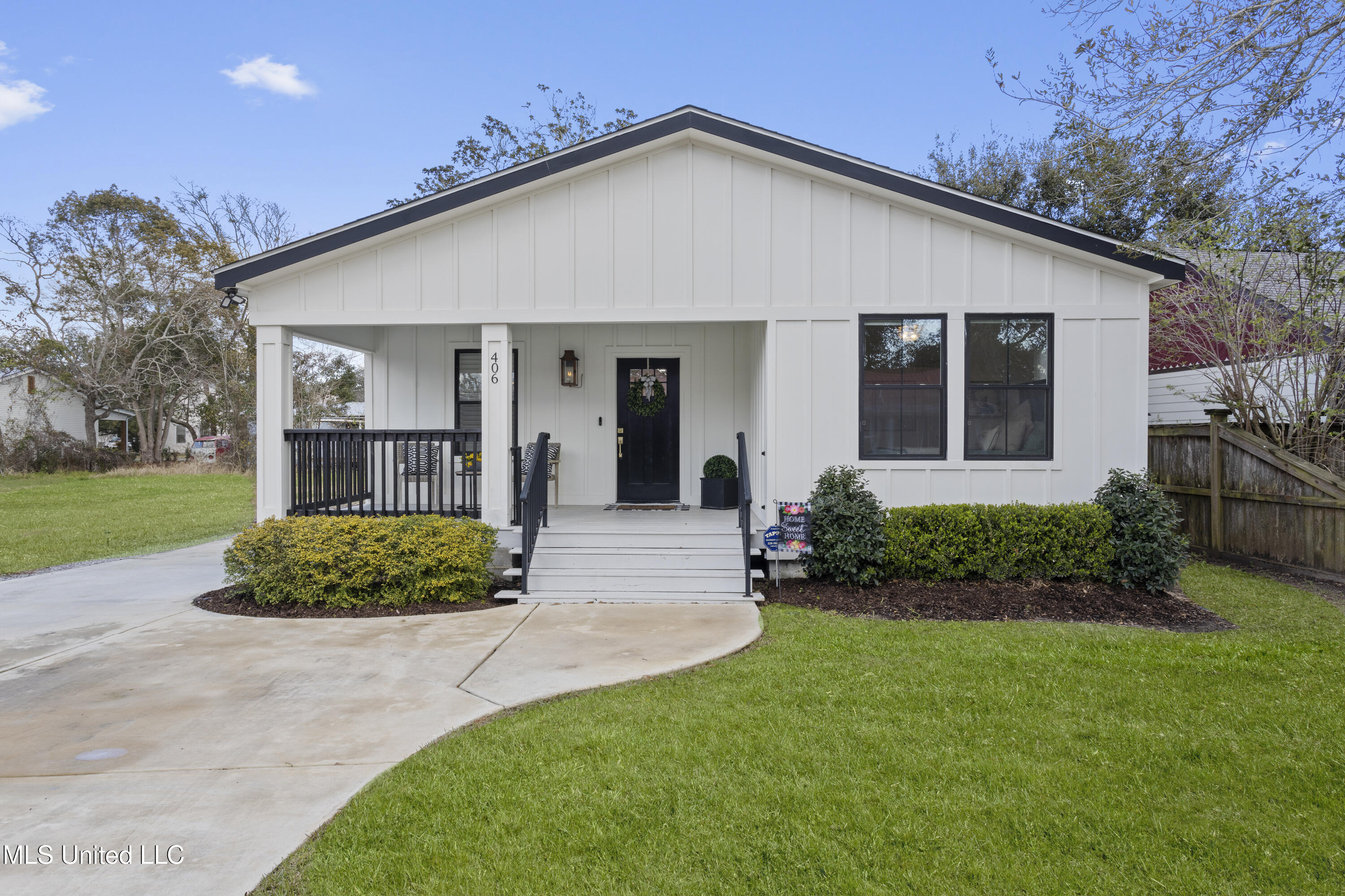 406 Russell Avenue Property Photo 1