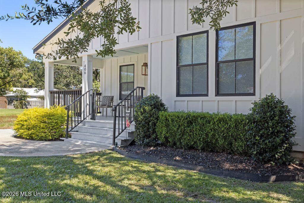 406 Russell Avenue Property Photo 1