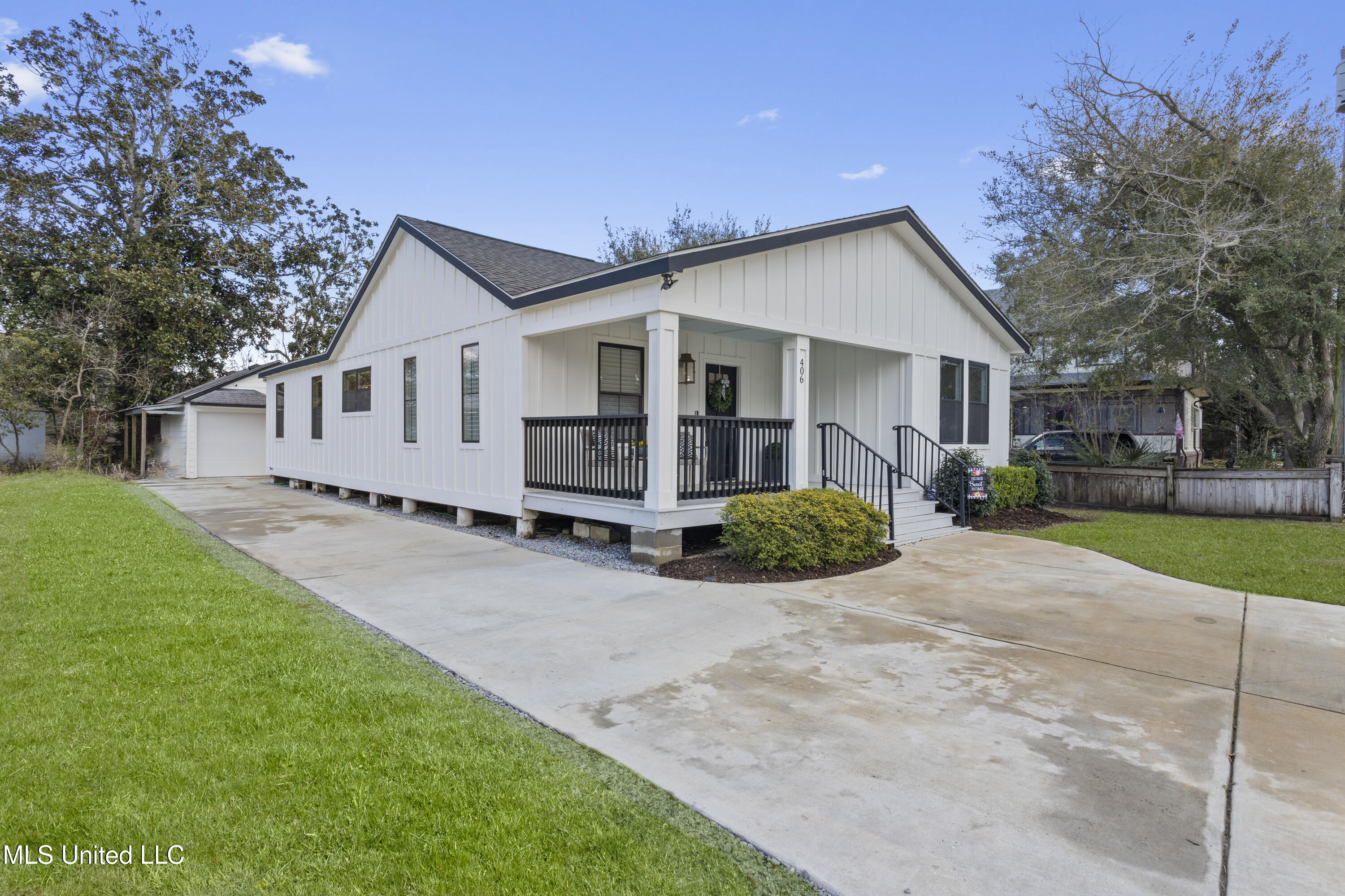 406 Russell Avenue Property Photo 10