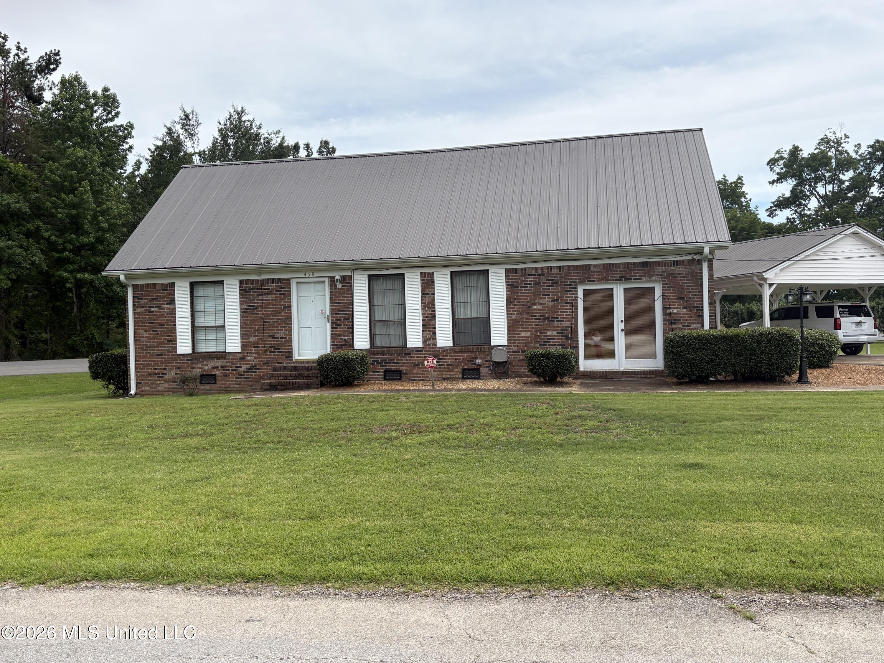 458 Maple Street Property Photo 1