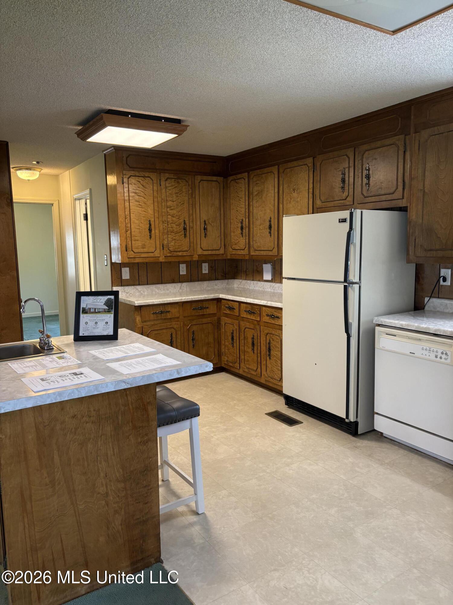 458 Maple Street Property Photo 6