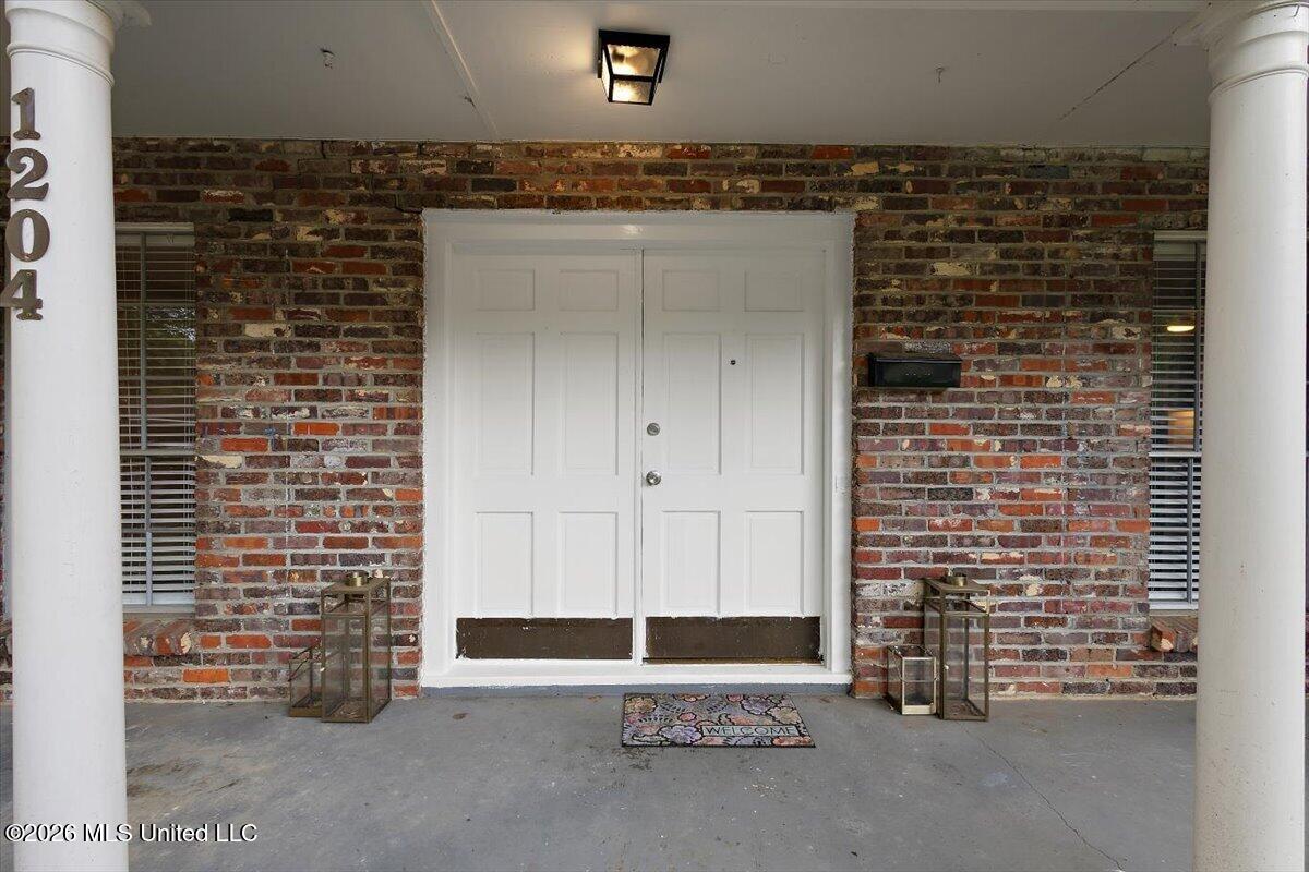 1204 Deerfield Lane Property Photo 4