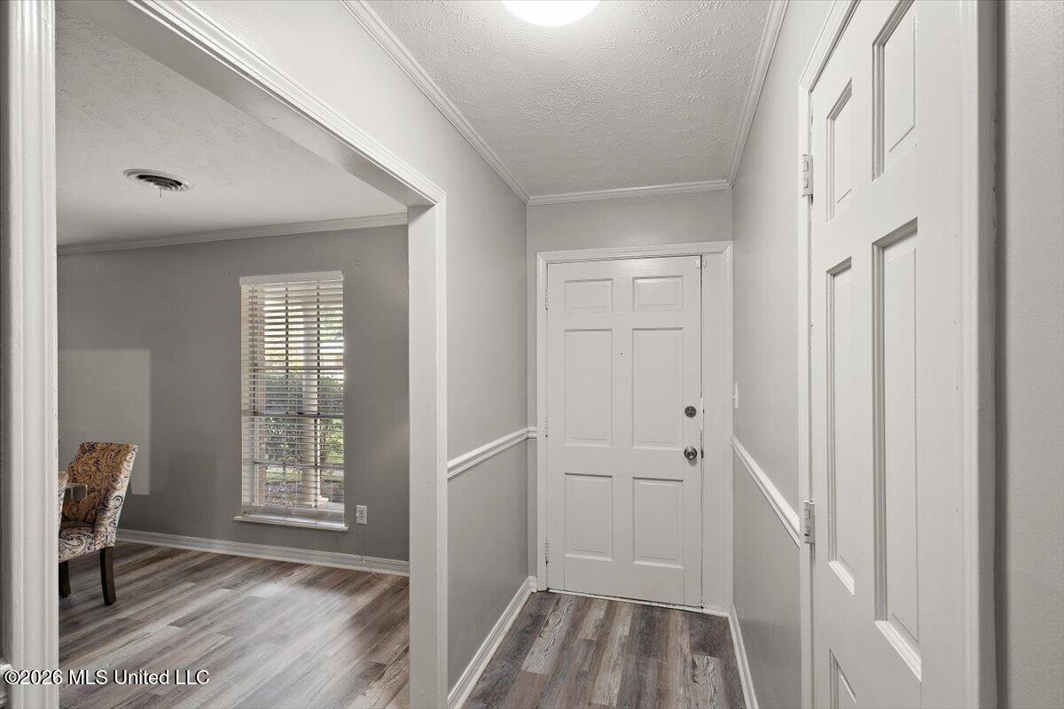 1204 Deerfield Lane Property Photo 5