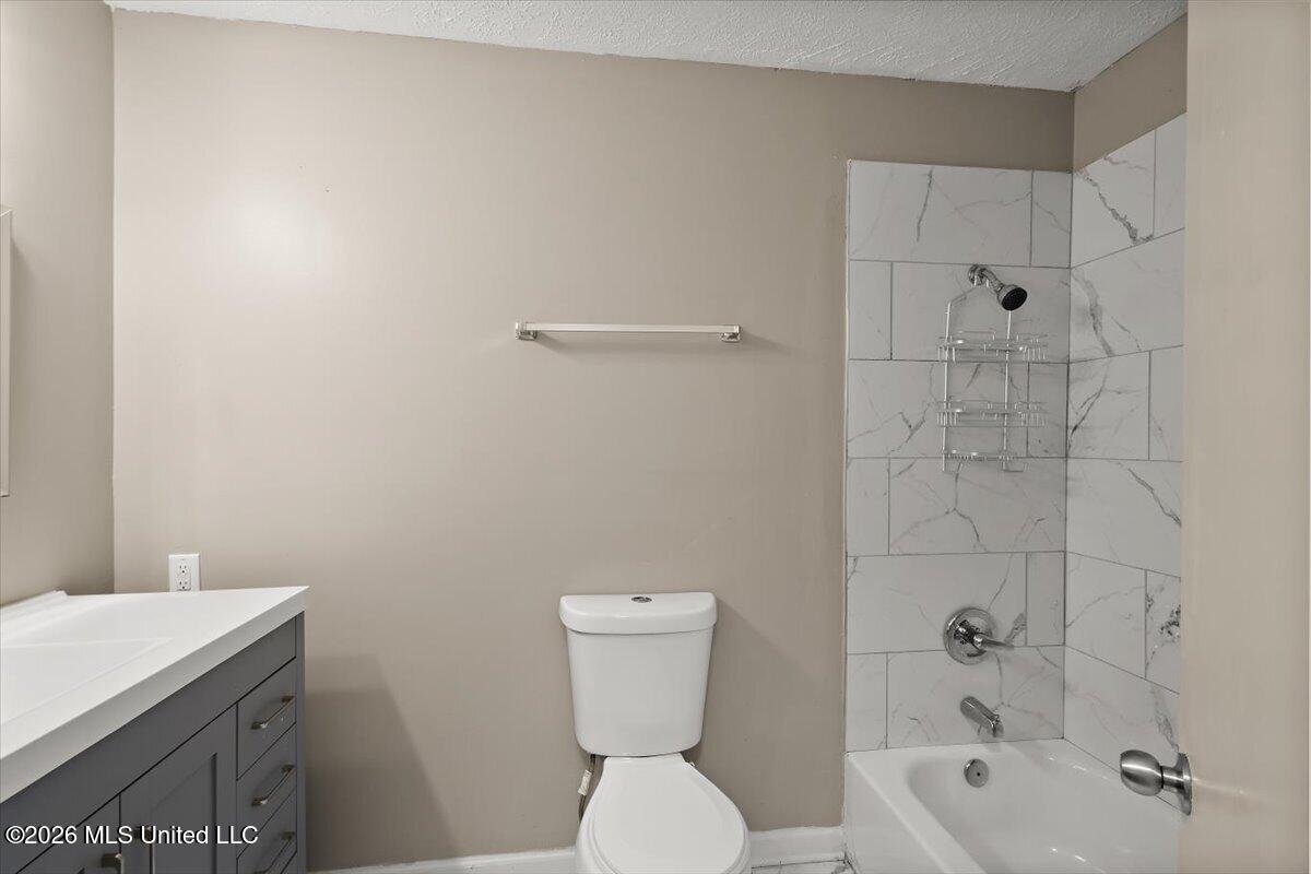 1204 Deerfield Lane Property Photo 20