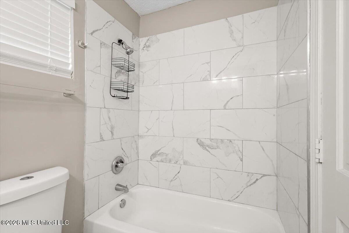 1204 Deerfield Lane Property Photo 27