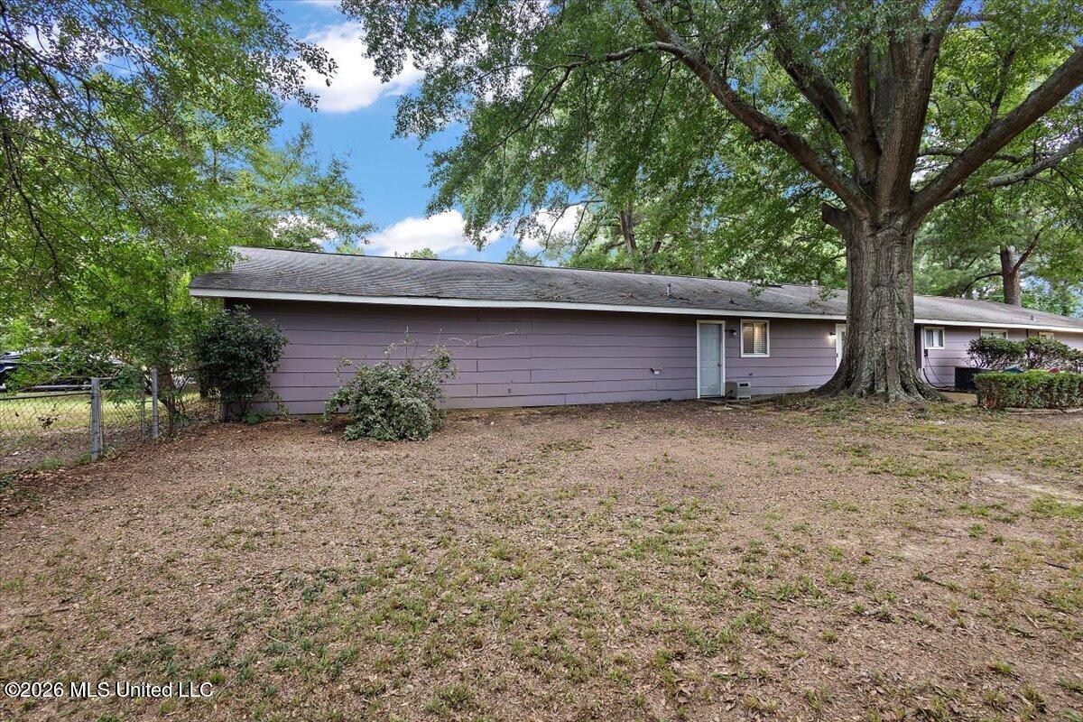 1204 Deerfield Lane Property Photo 32