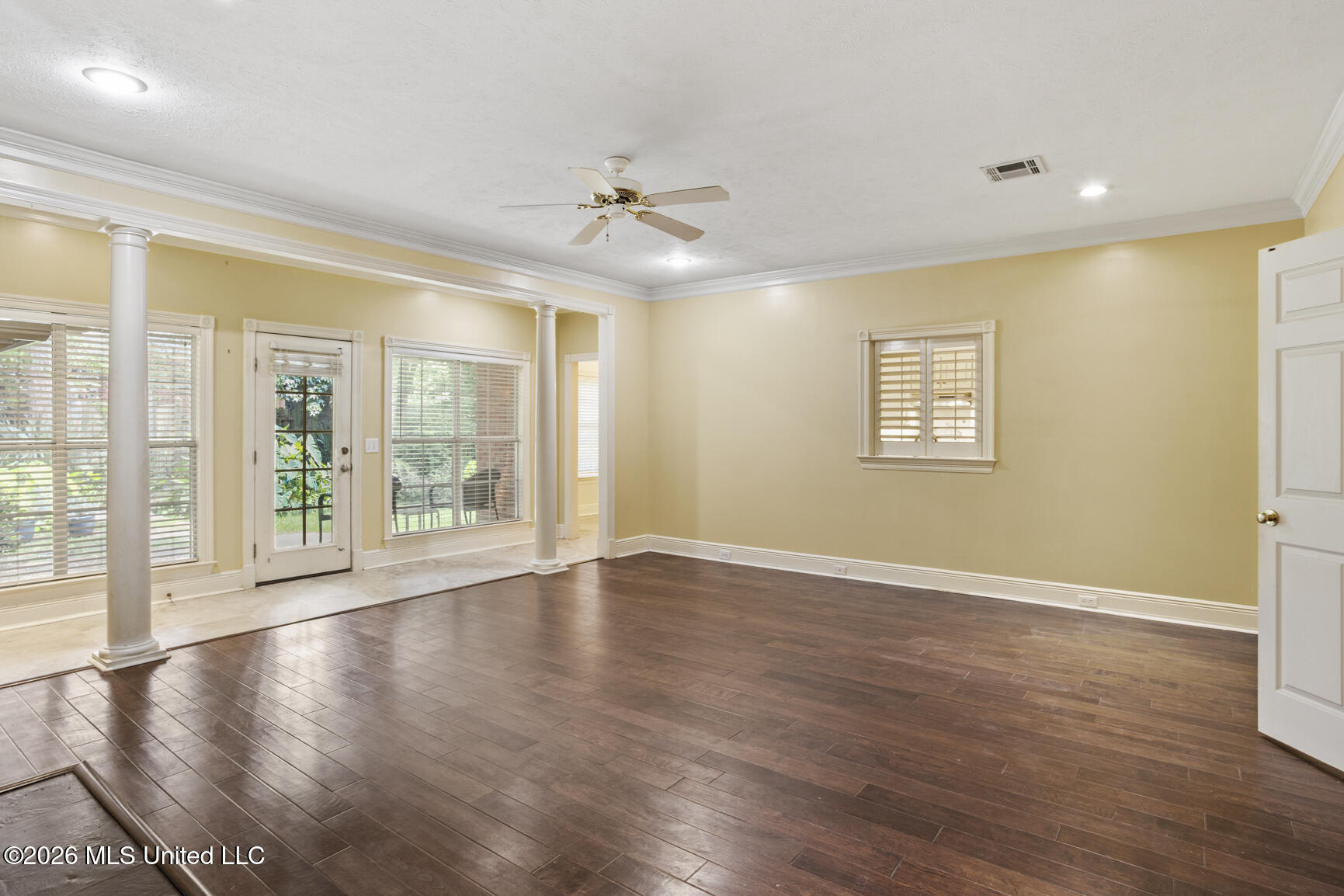 614 Kinsington Court Property Photo 12