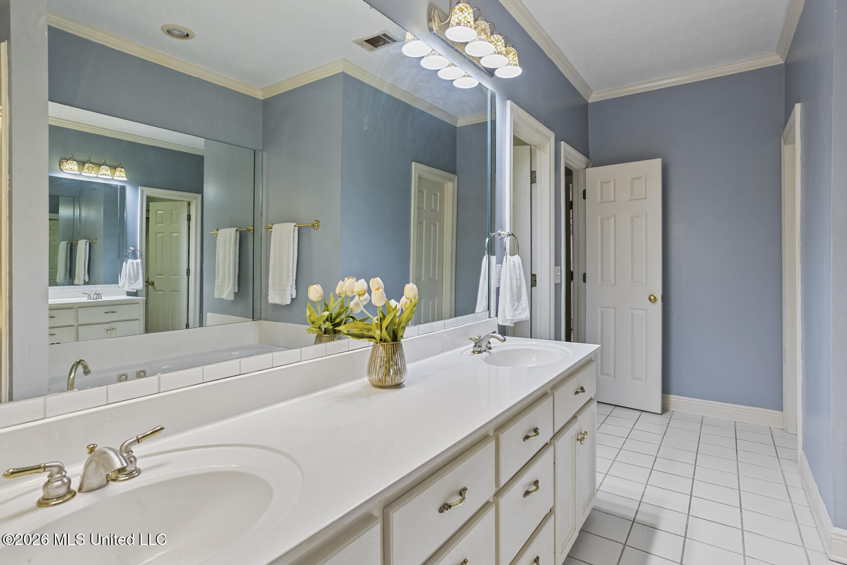 614 Kinsington Court Property Photo 28