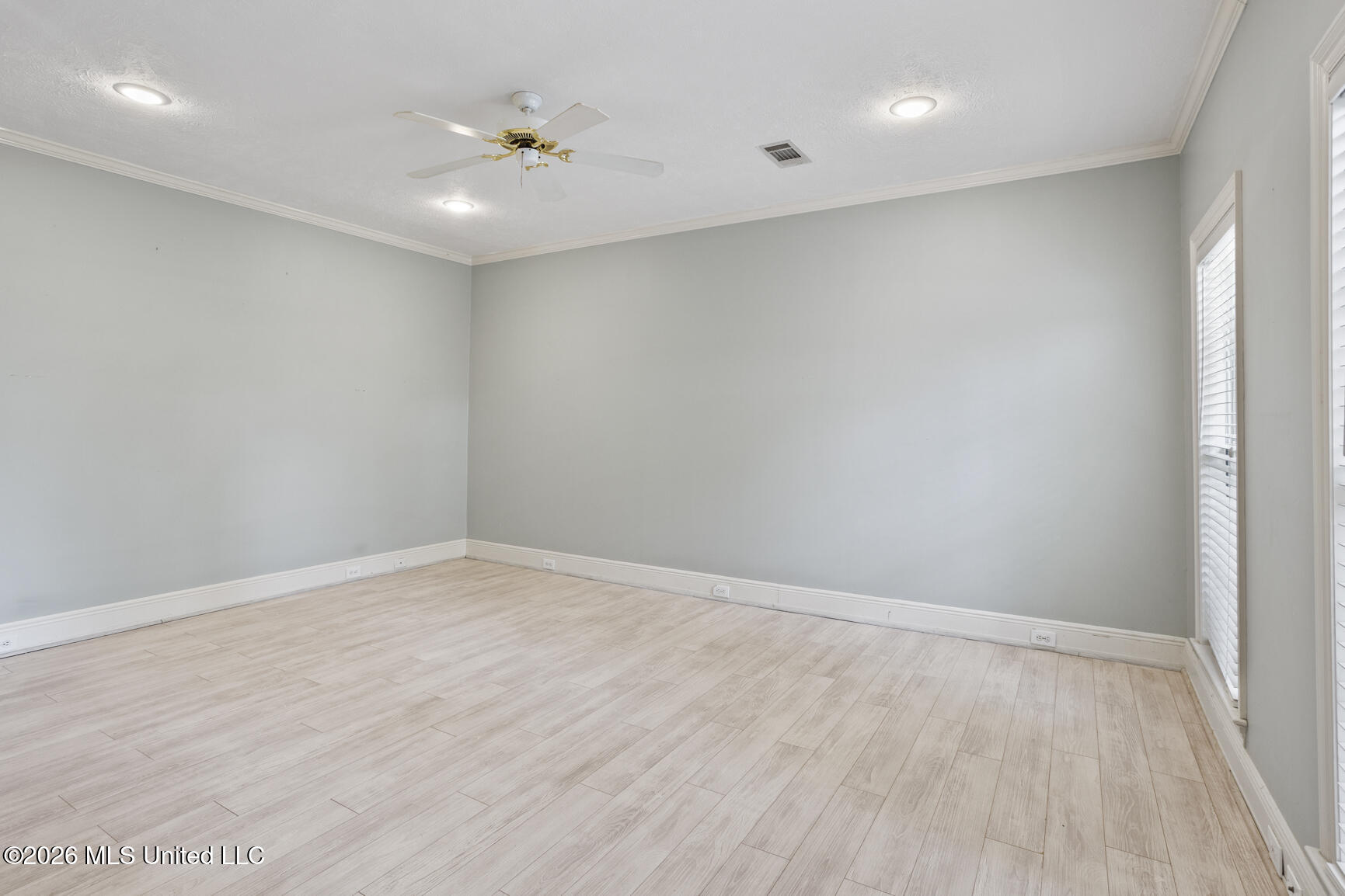 614 Kinsington Court Property Photo 30
