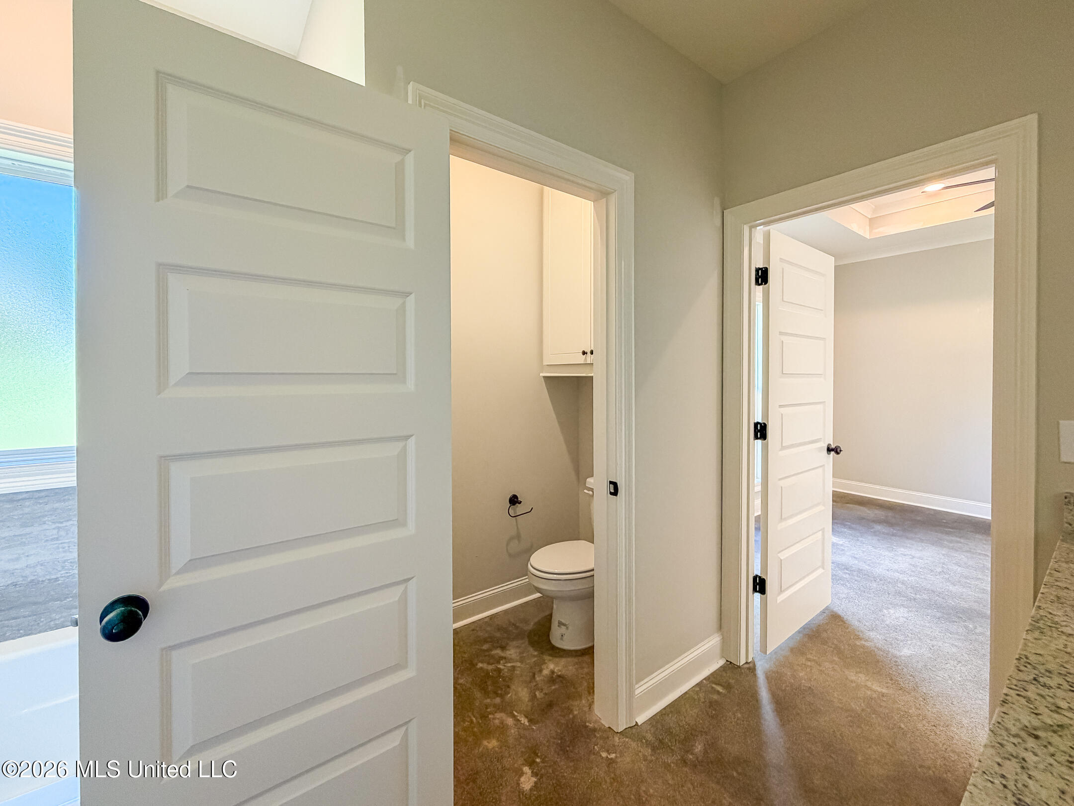 999 Riverside Lane Property Photo 10