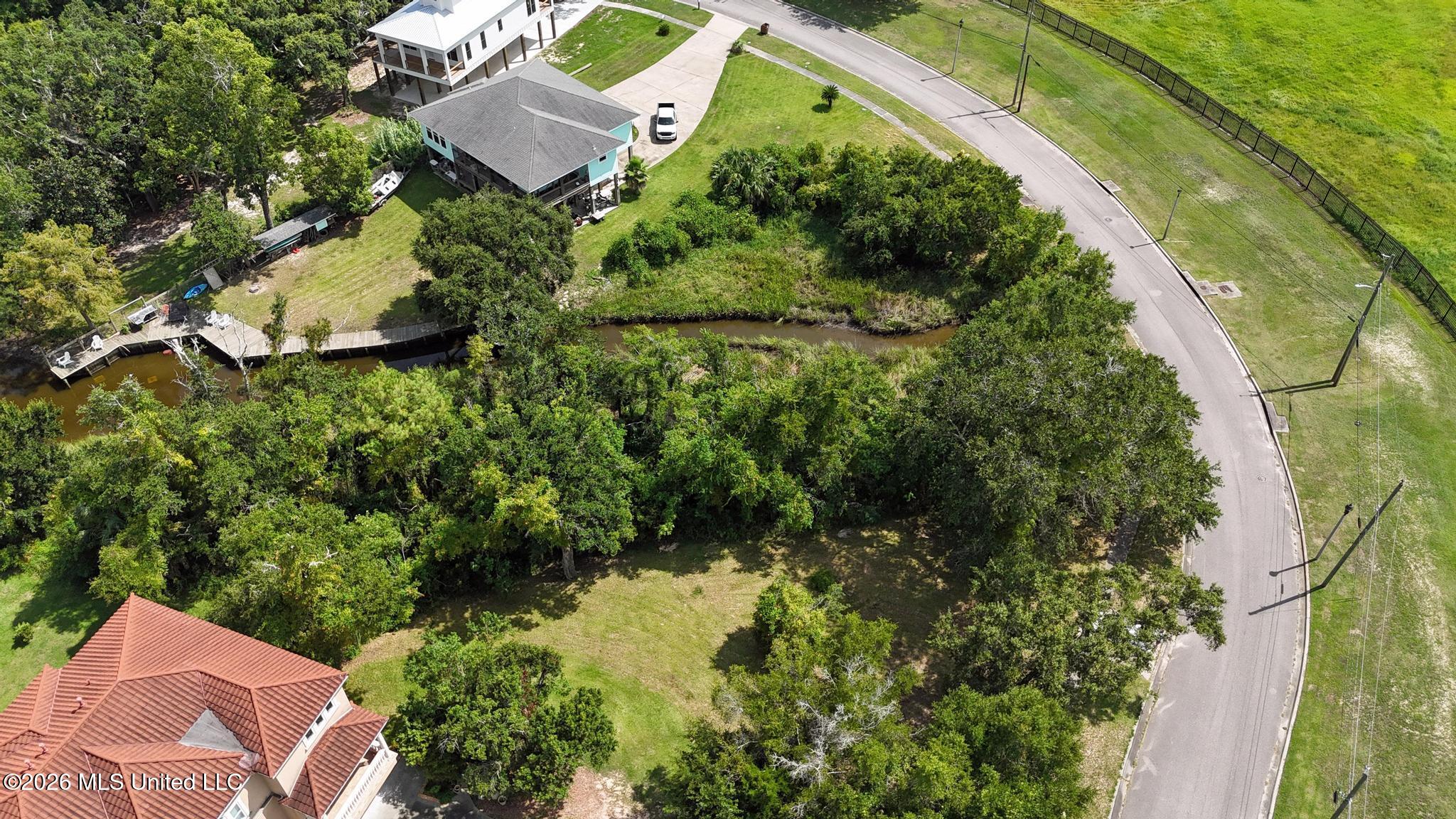 1328 Kensington Drive Property Photo 4