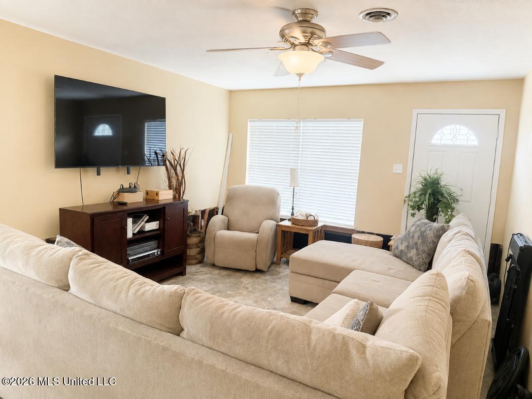 1652 Sunset Boulevard Property Photo 2