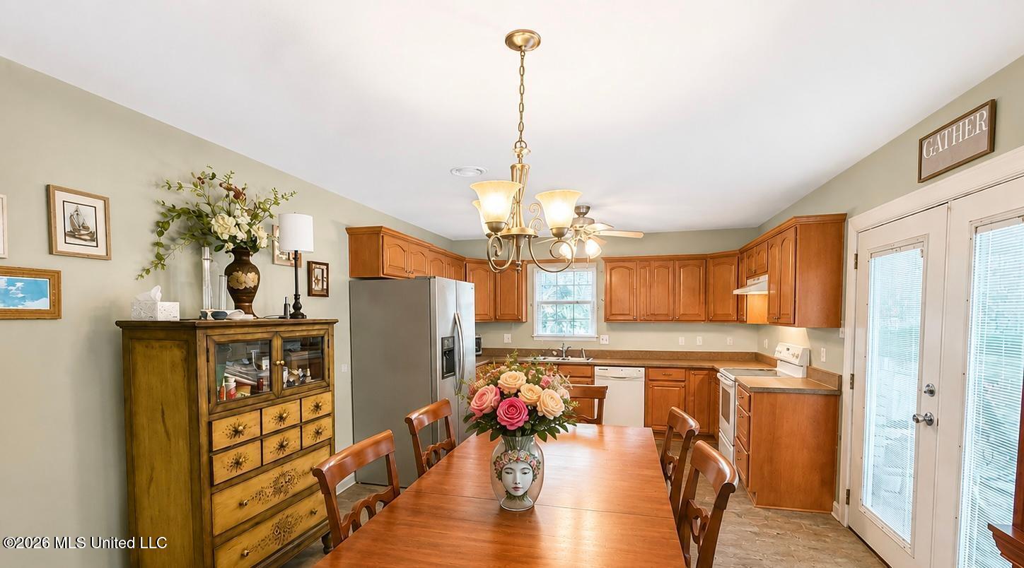 1652 Sunset Boulevard Property Photo 3