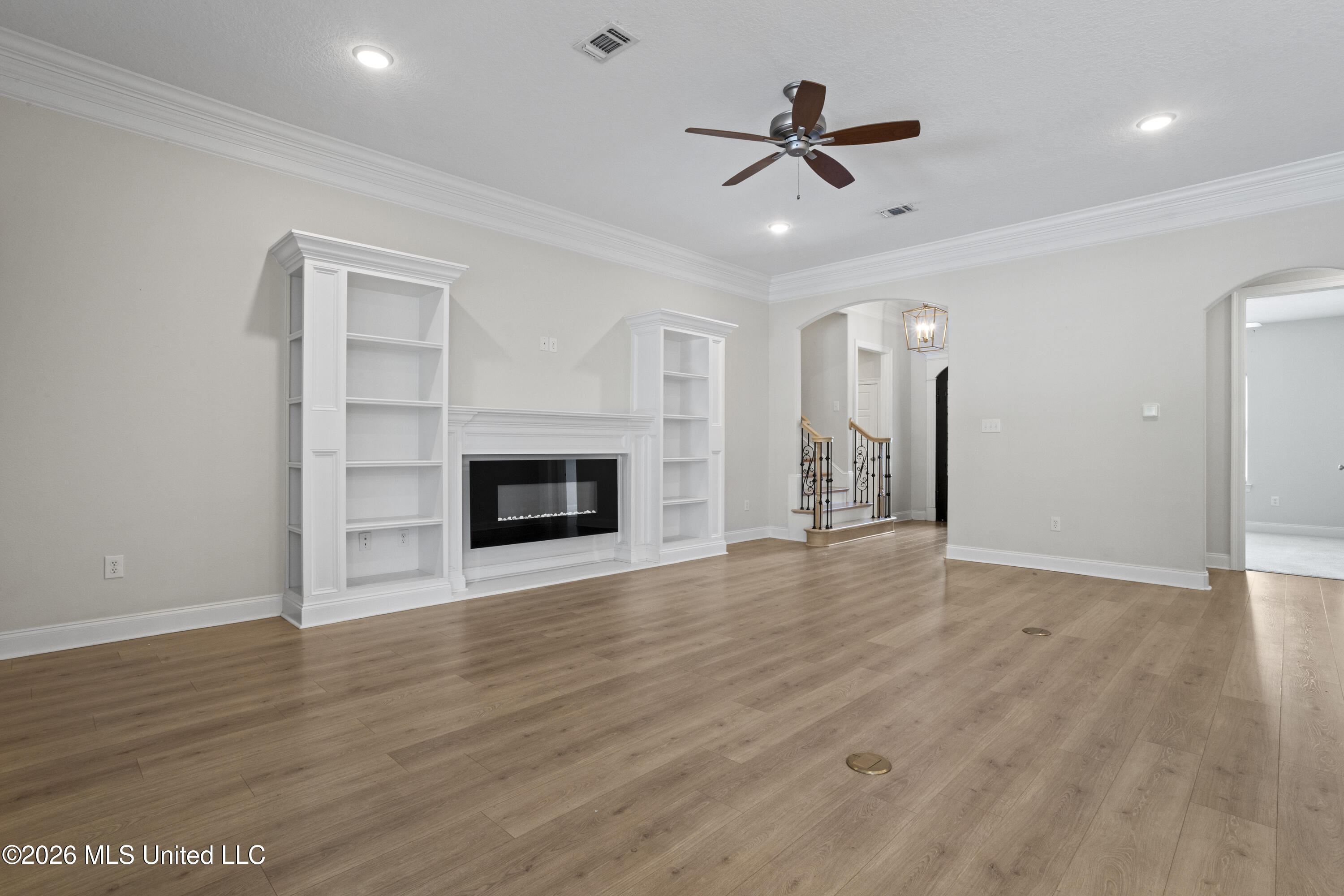 101 Spanish Cove Drive Property Photo 8