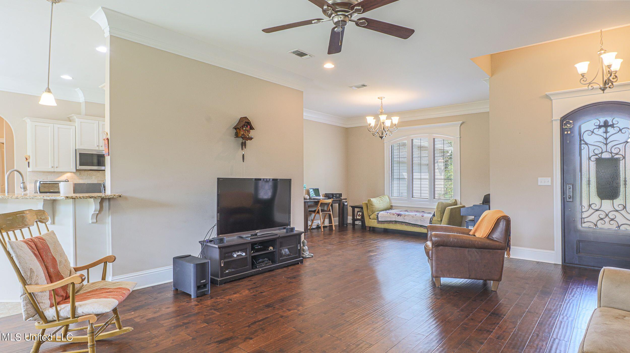 2939 Cypress Creek Drive Property Photo 4