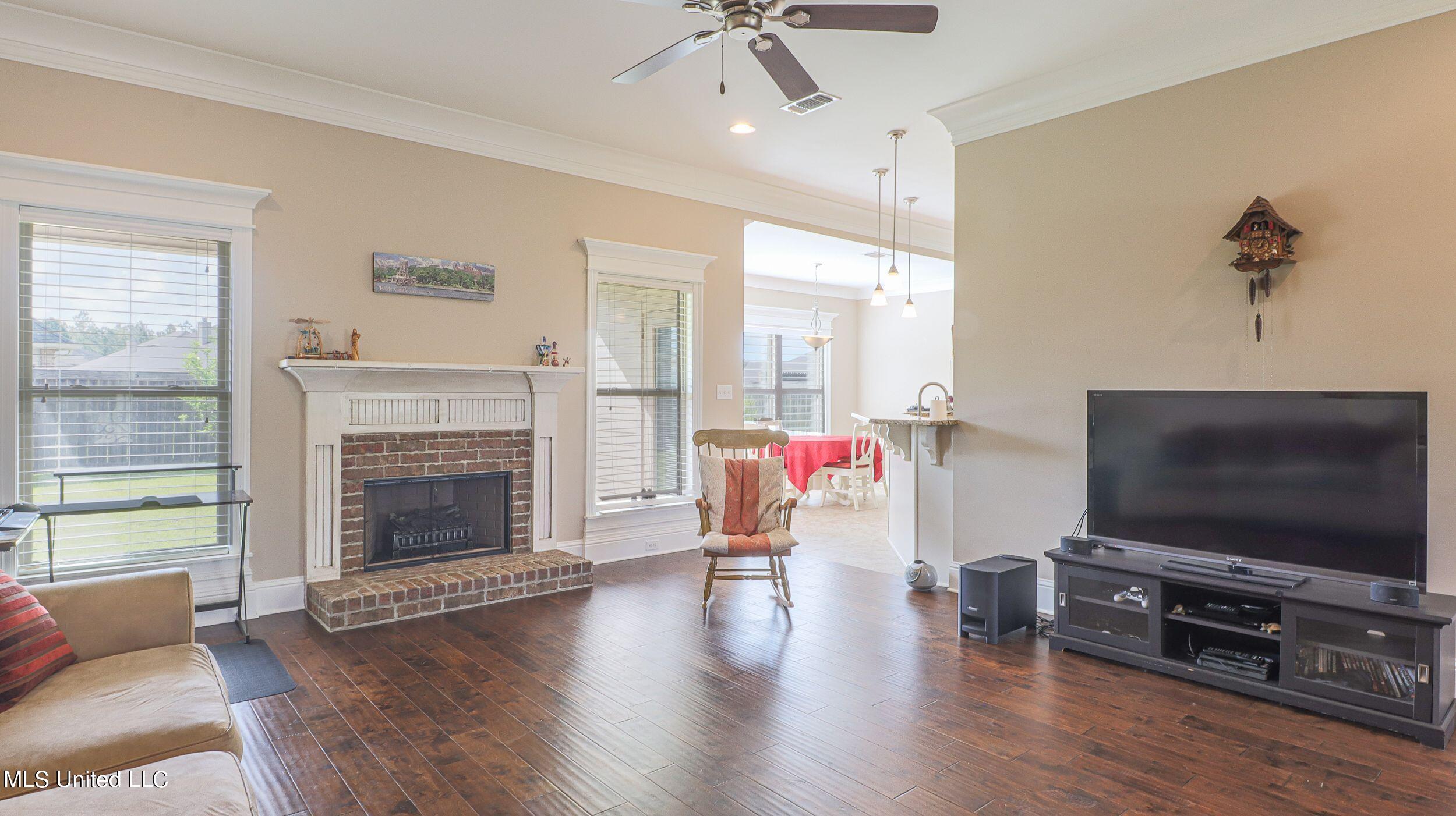 2939 Cypress Creek Drive Property Photo 6