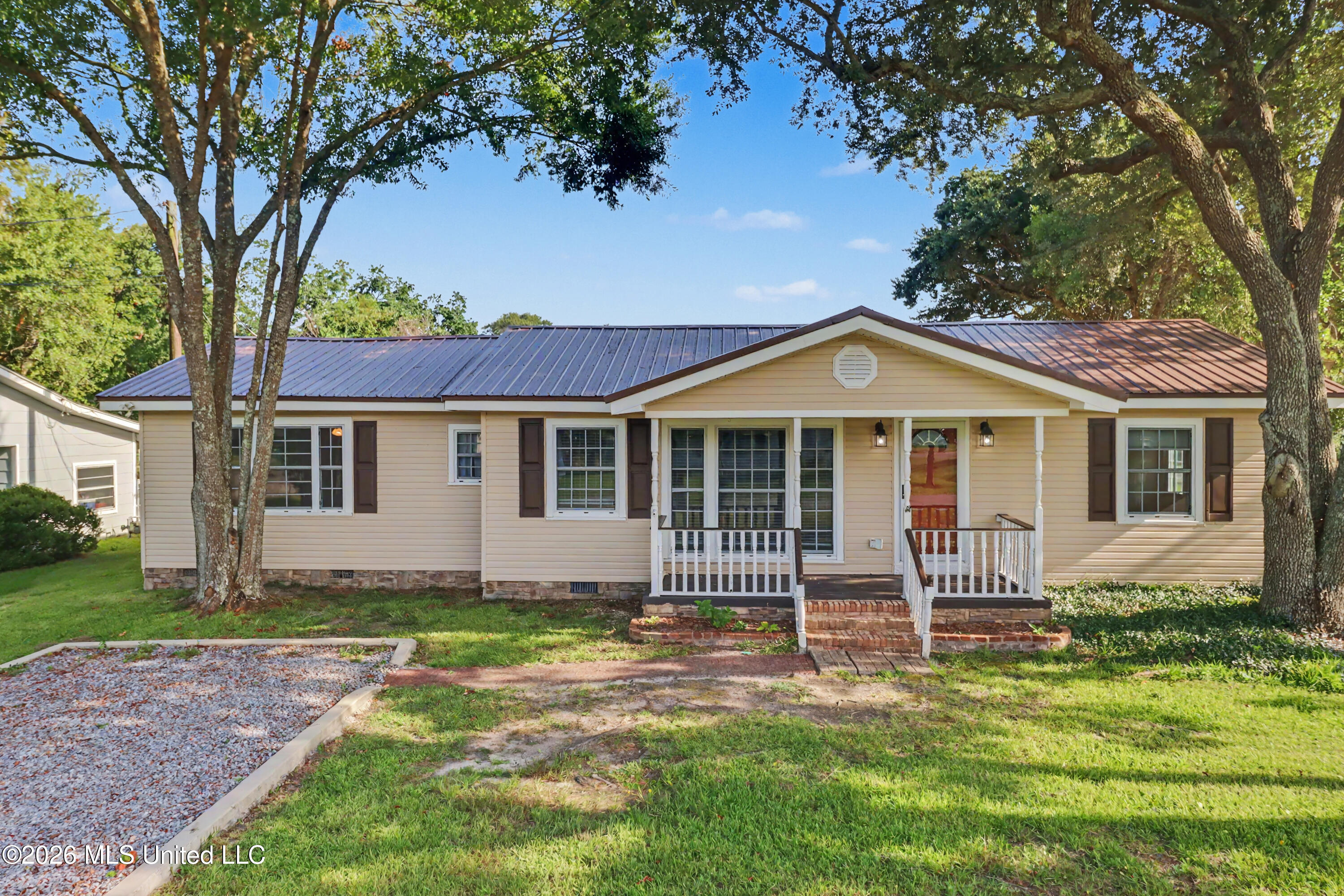 317 42nd Street Property Photo 1