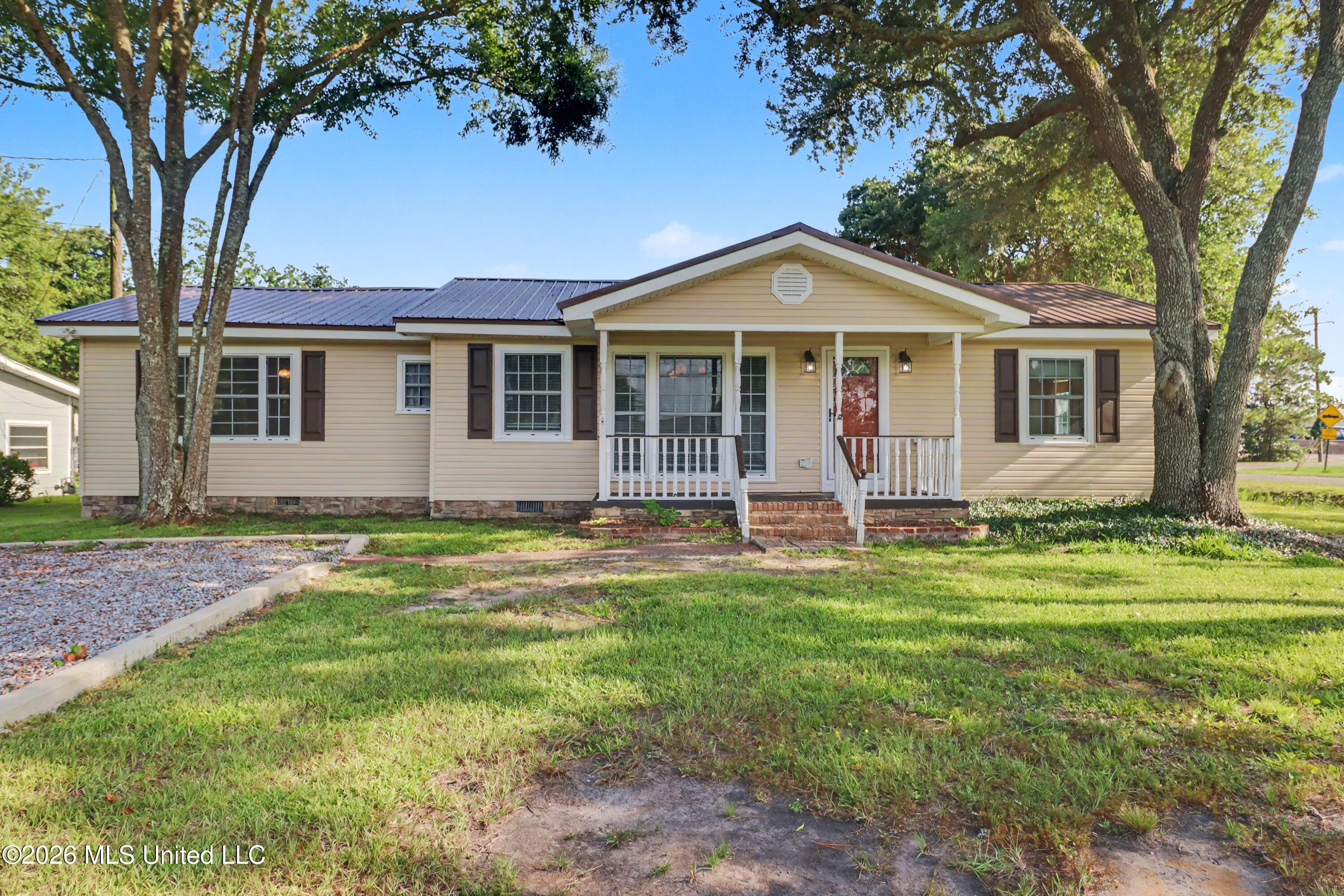 317 42nd Street Property Photo 2