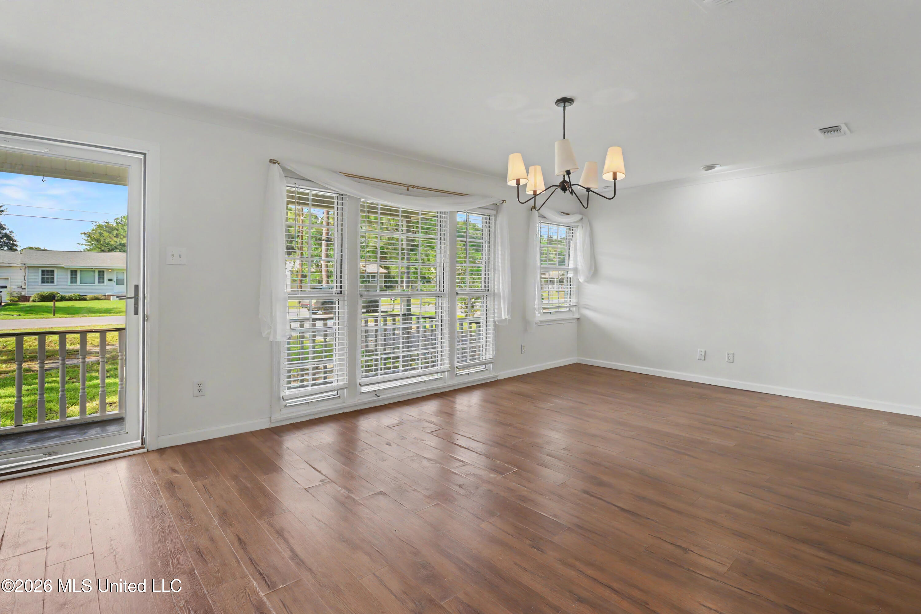 317 42nd Street Property Photo 4