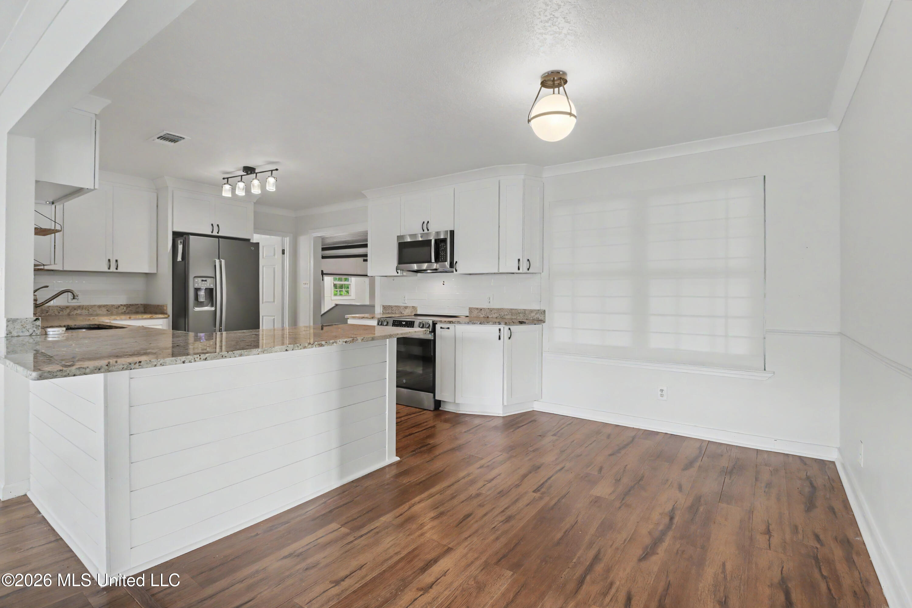 317 42nd Street Property Photo 7