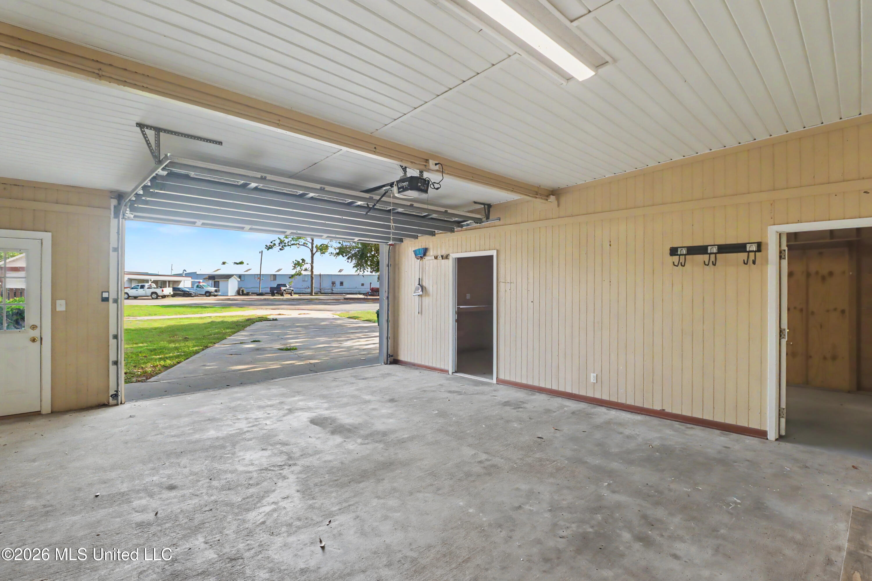 317 42nd Street Property Photo 25