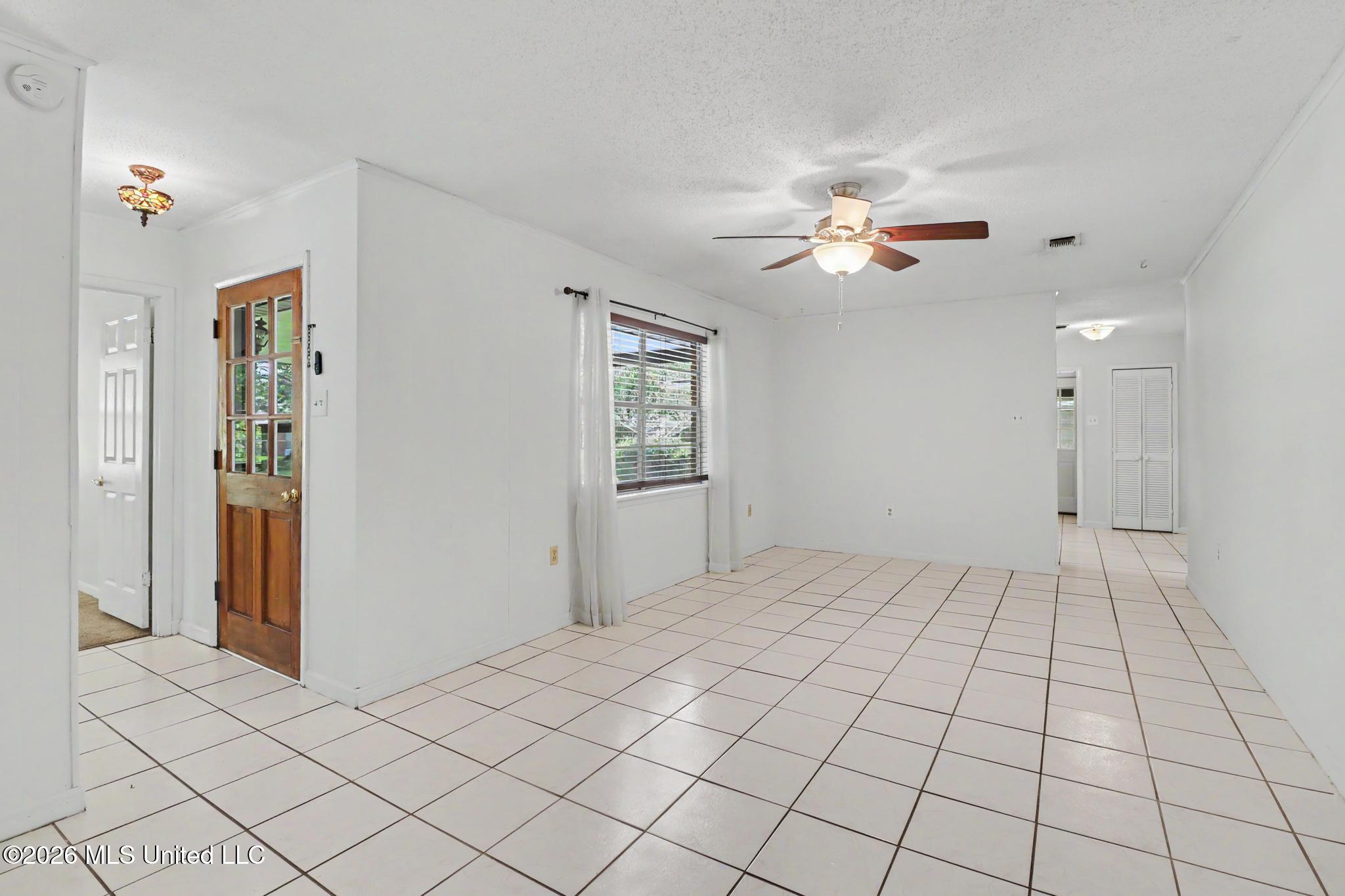 15317 N Parkwood Drive Property Photo 8