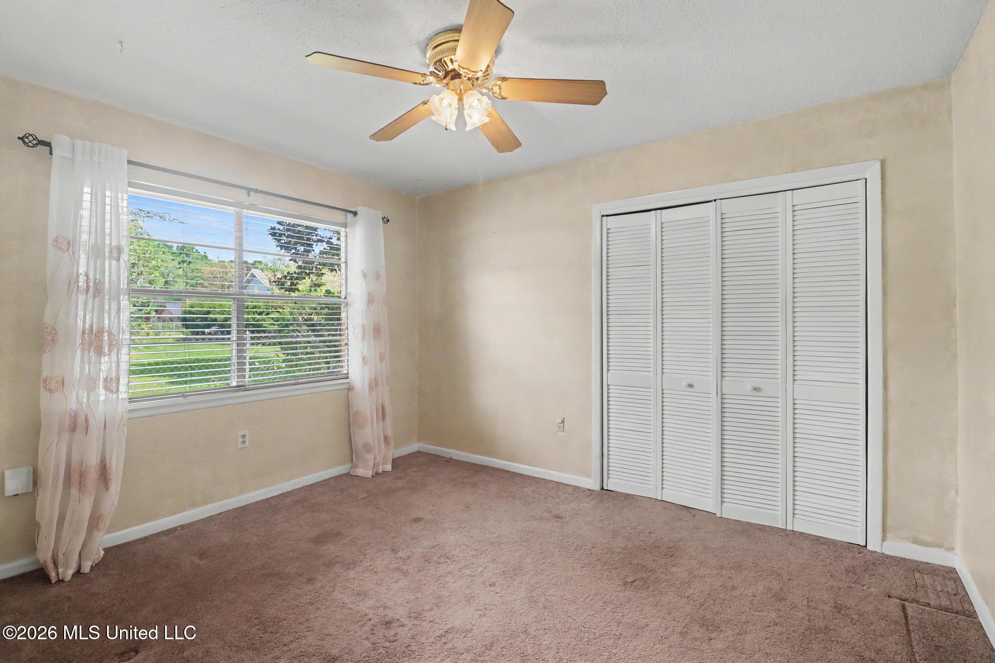 15317 N Parkwood Drive Property Photo 11