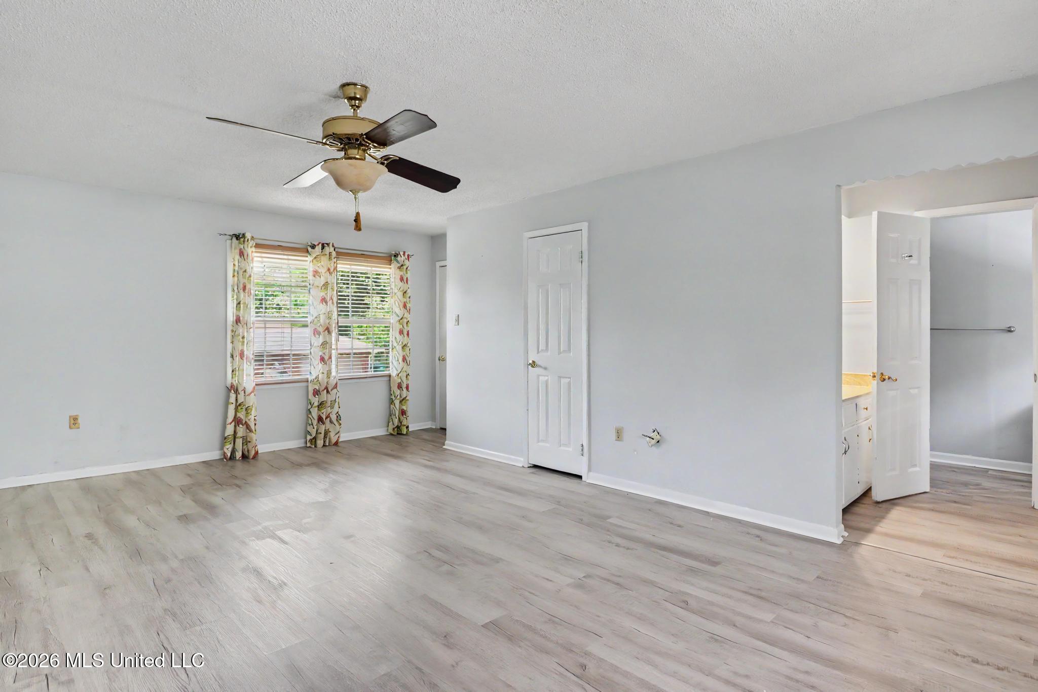 15317 N Parkwood Drive Property Photo 16
