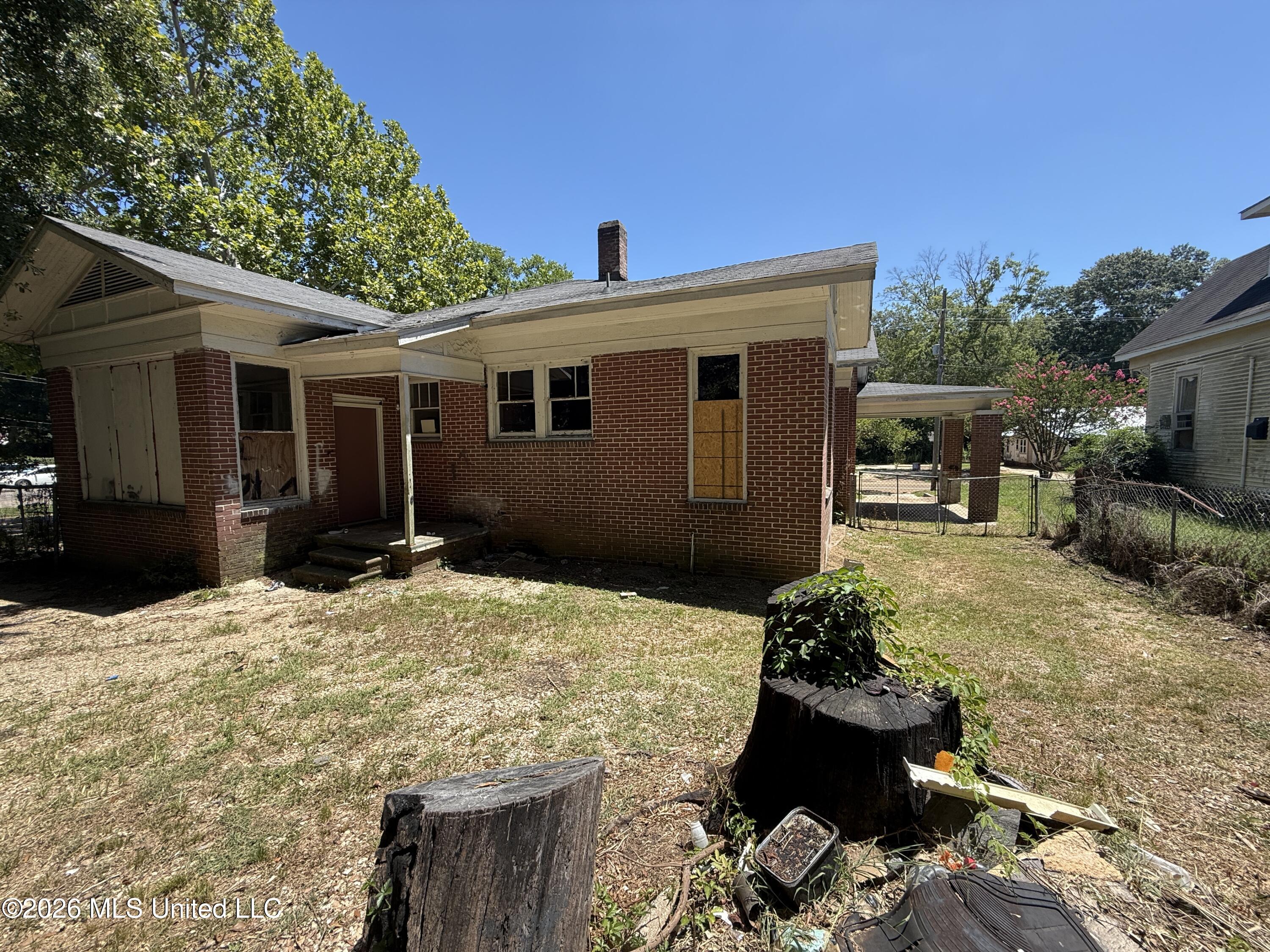 429 N Broadway Street Property Photo 5