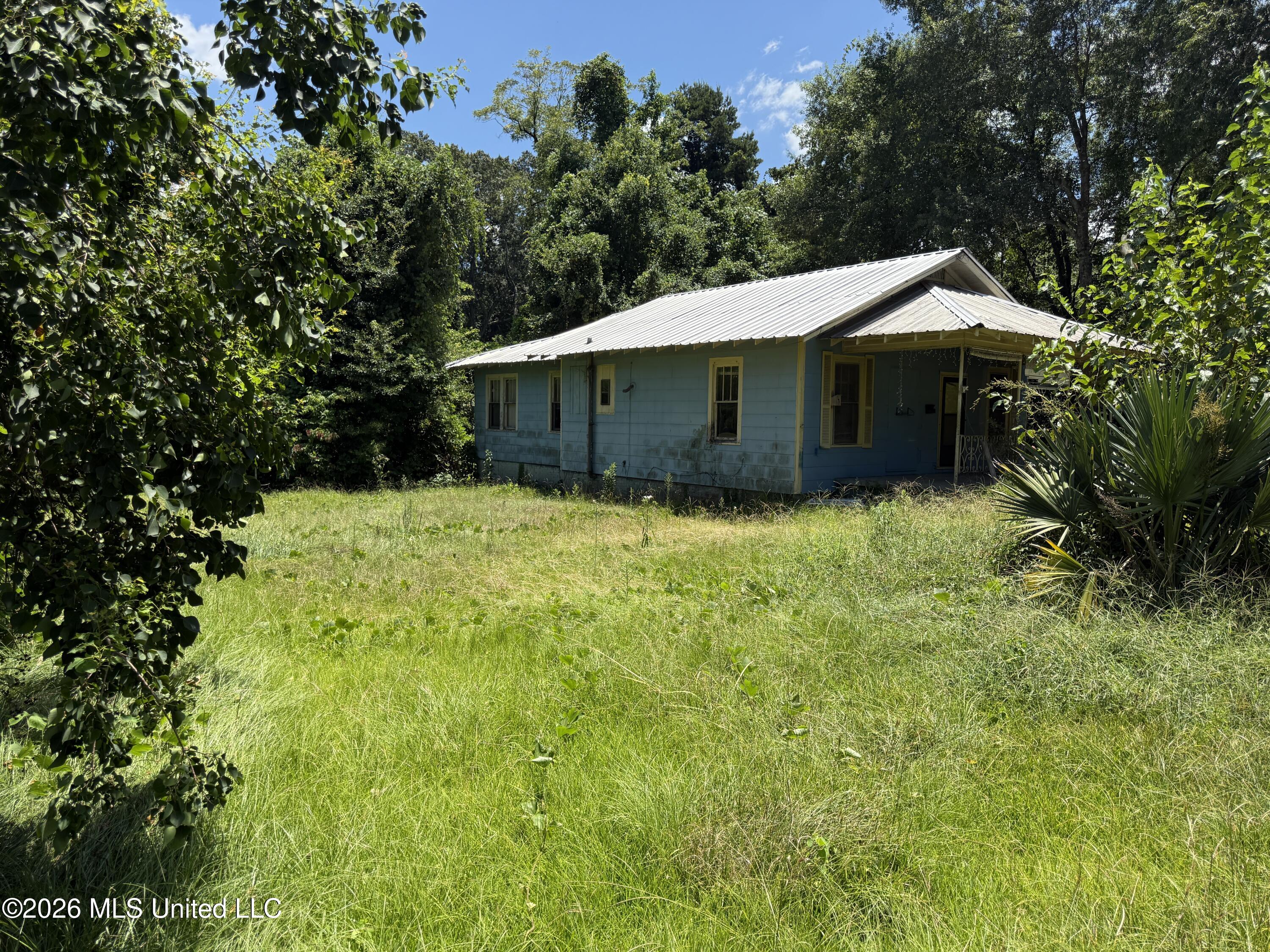 920 Howe Street Property Photo 3
