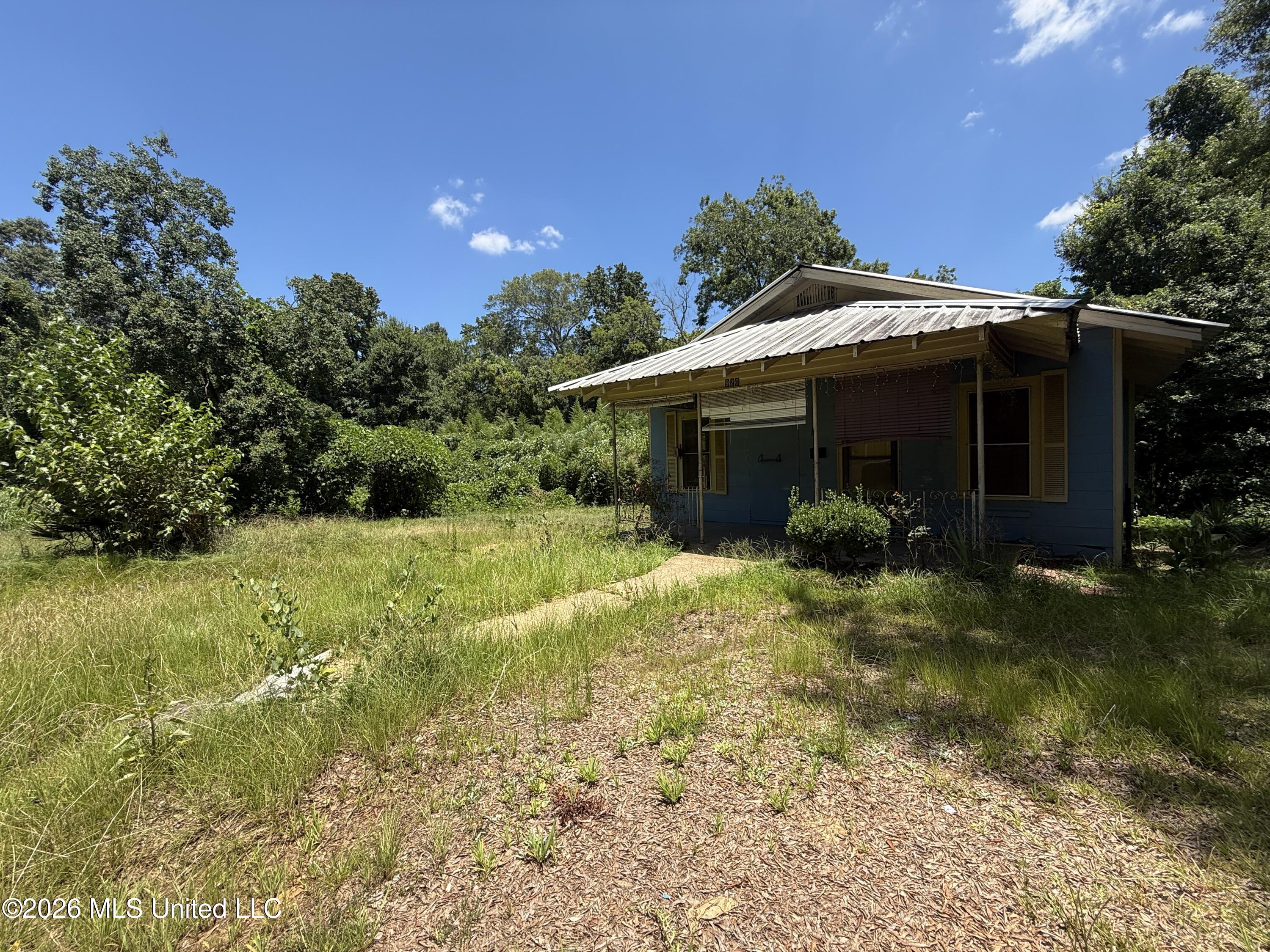 920 Howe Street Property Photo 4