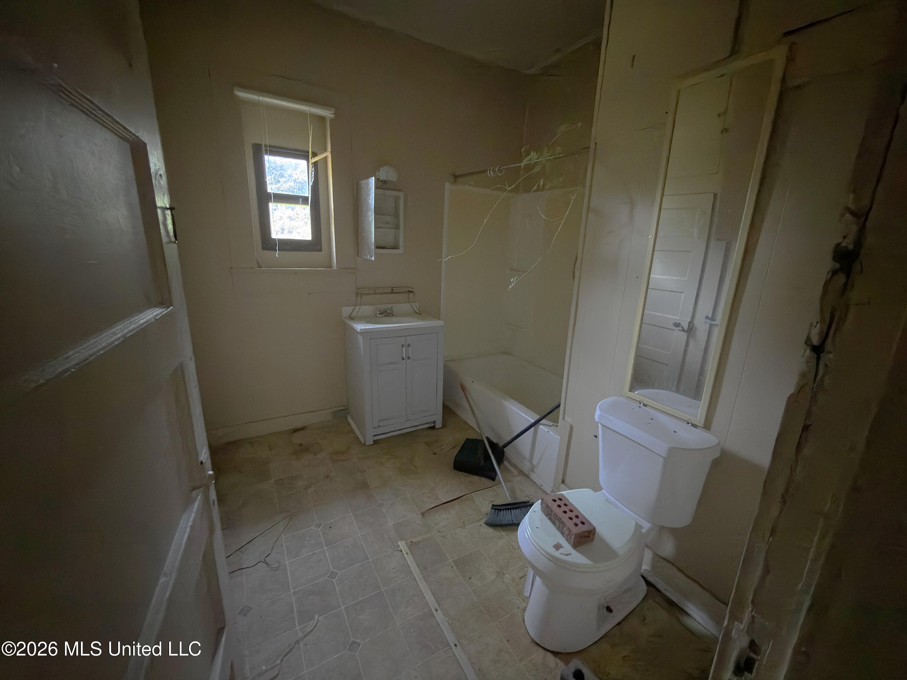 920 Howe Street Property Photo 10