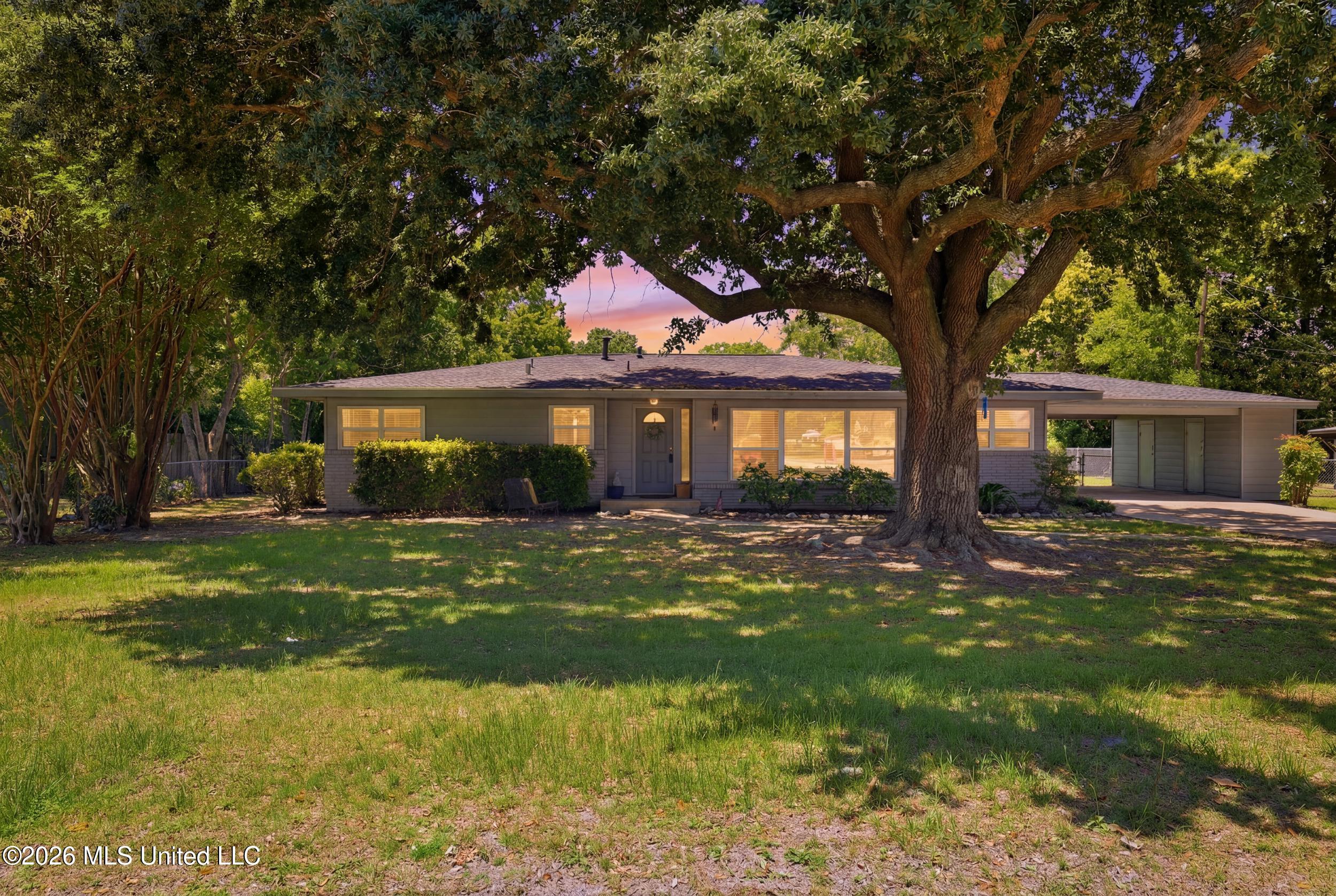 345 Popps Ferry Road Property Photo 3