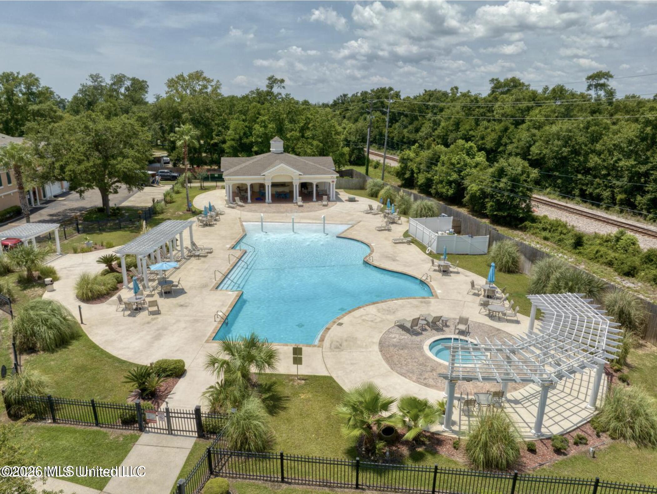 2252 Beach Drive Property Photo 3