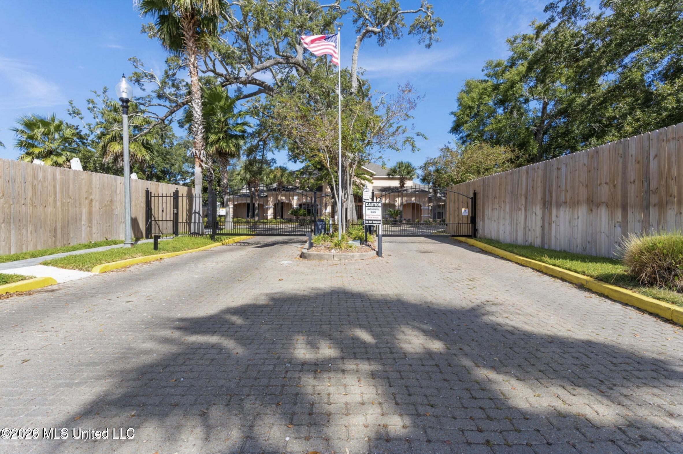 2252 Beach Drive Property Photo 4