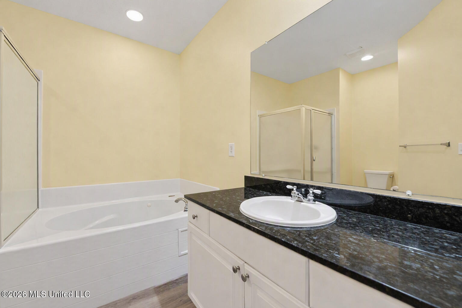 2252 Beach Drive Property Photo 21