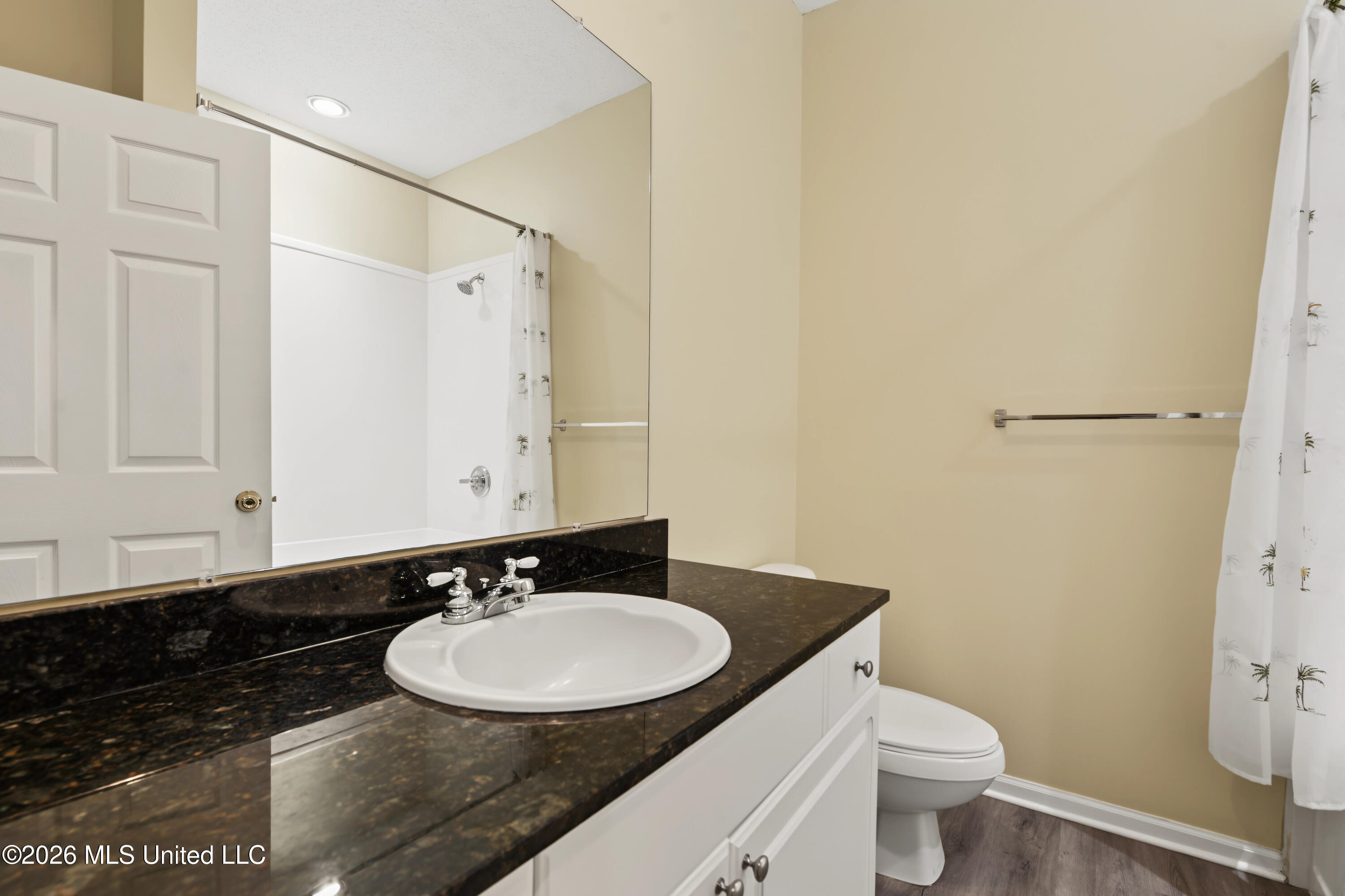 2252 Beach Drive Property Photo 26