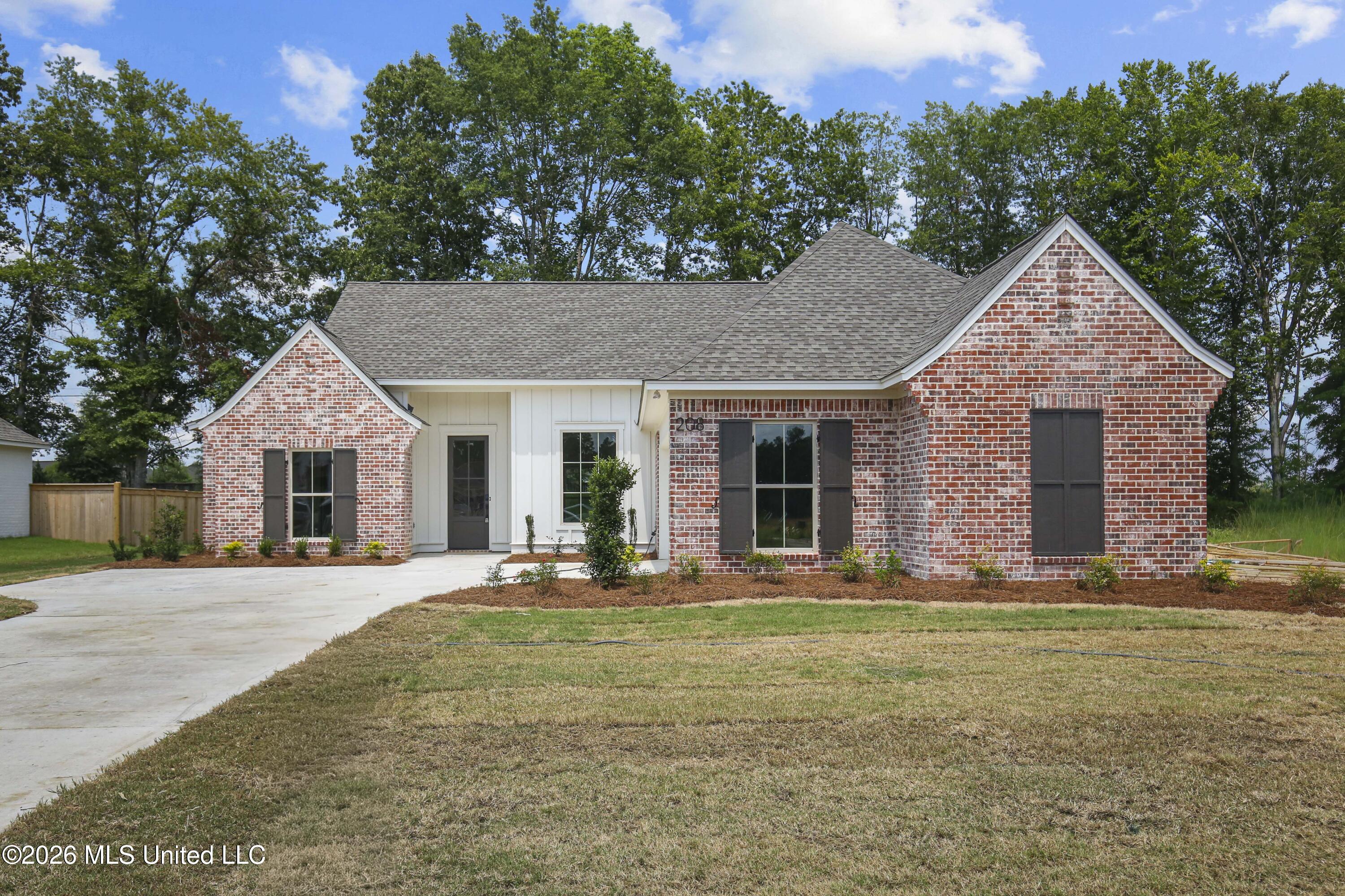208 Benners Lane Property Photo 1