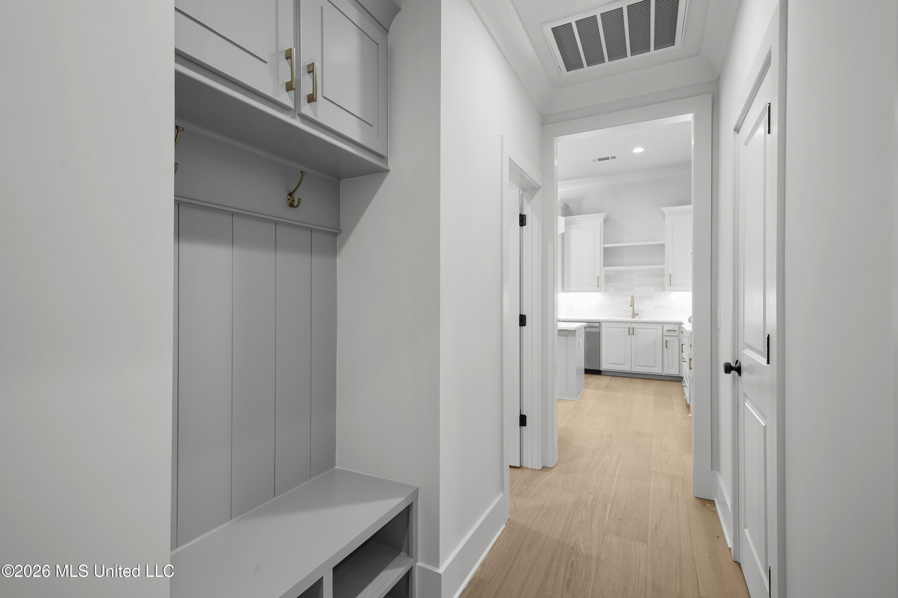 208 Benners Lane Property Photo 8