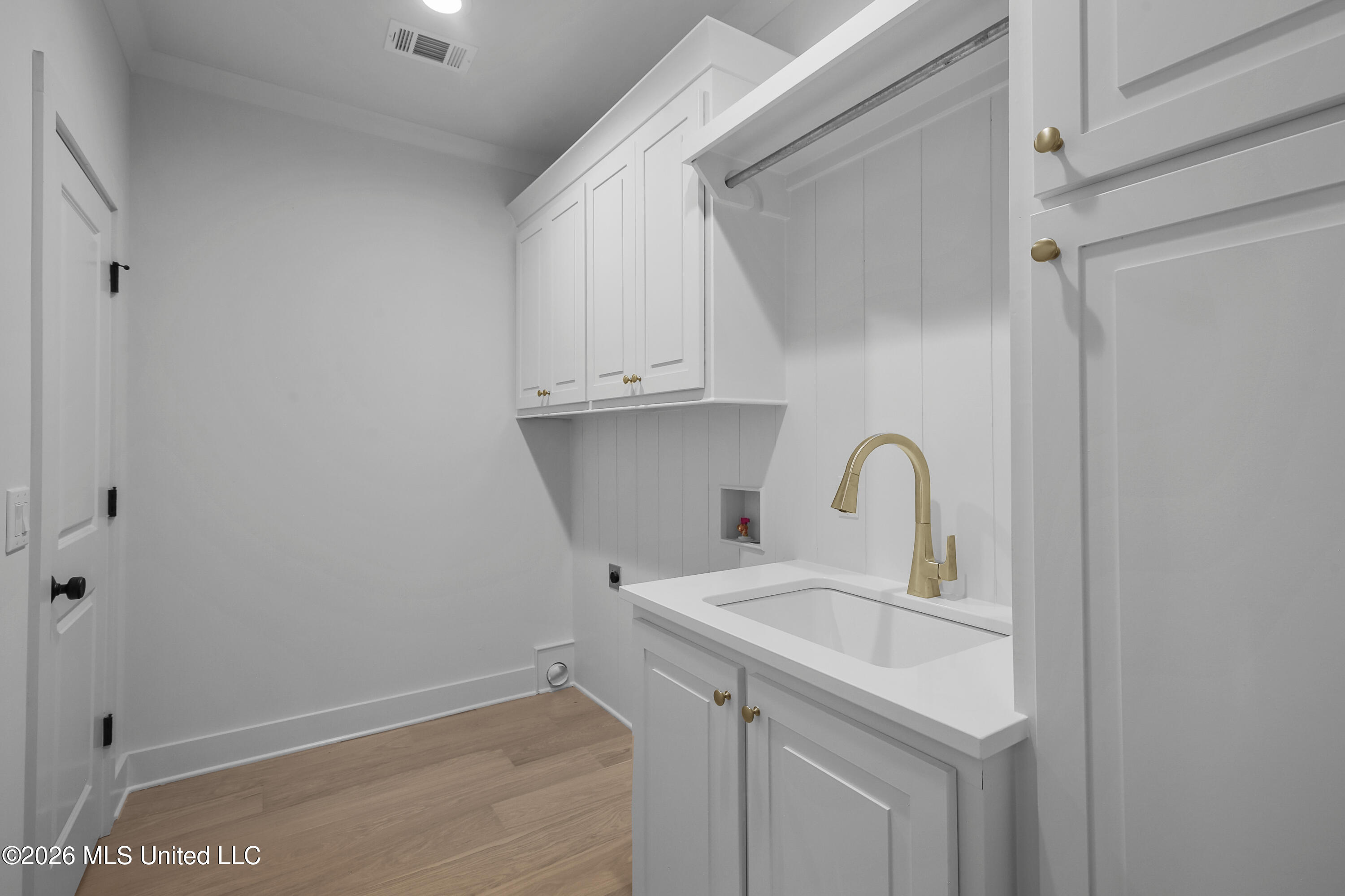 208 Benners Lane Property Photo 10