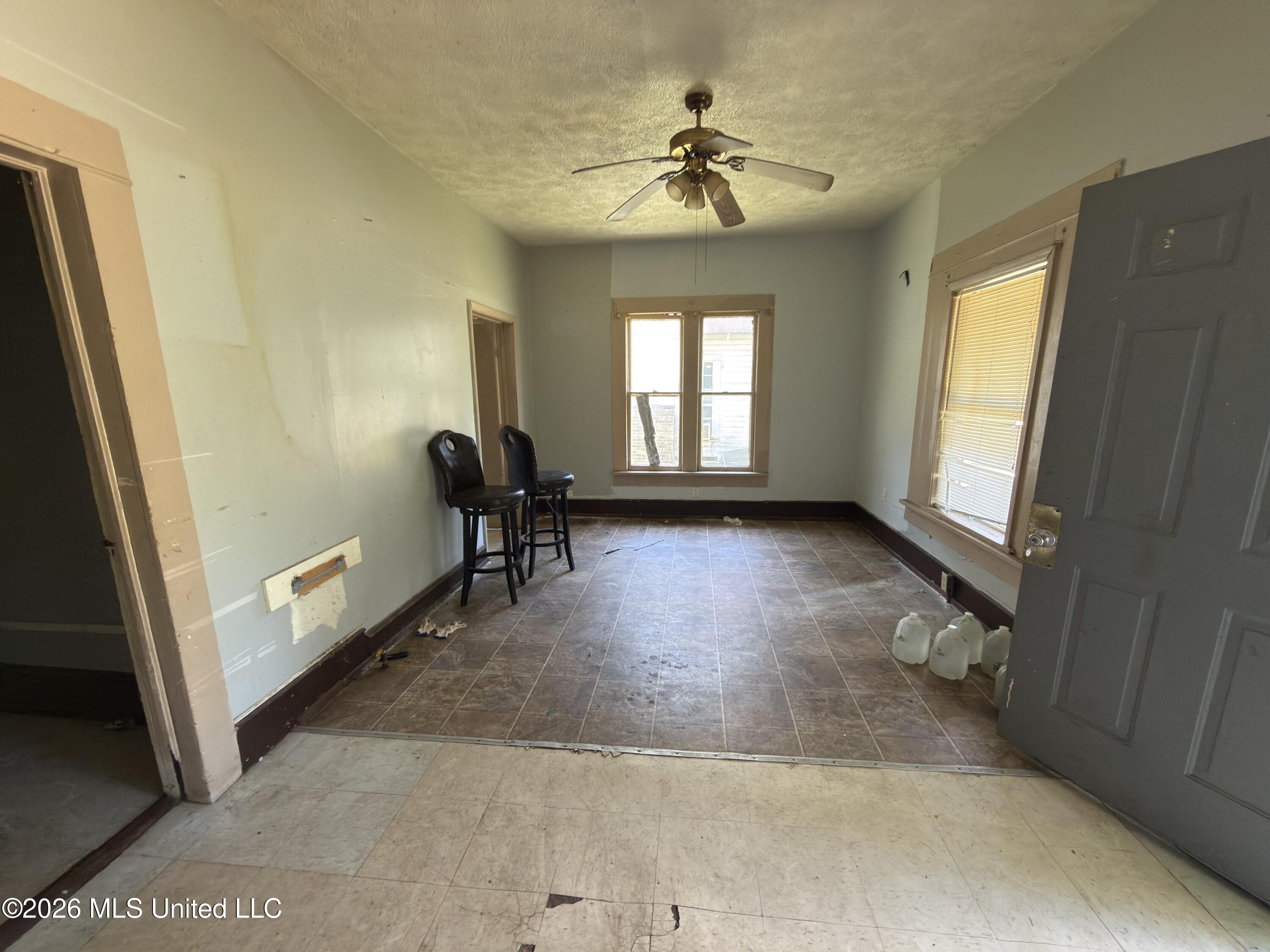 406 Elmwood Street Property Photo 6