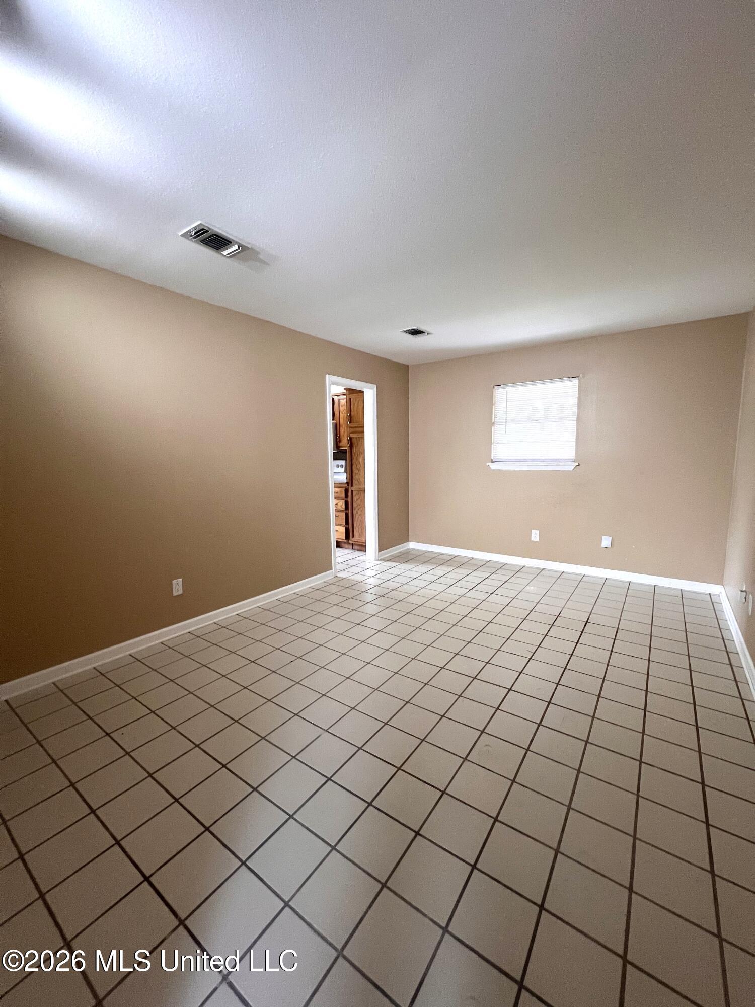 15309-r Royal Street Property Photo 3