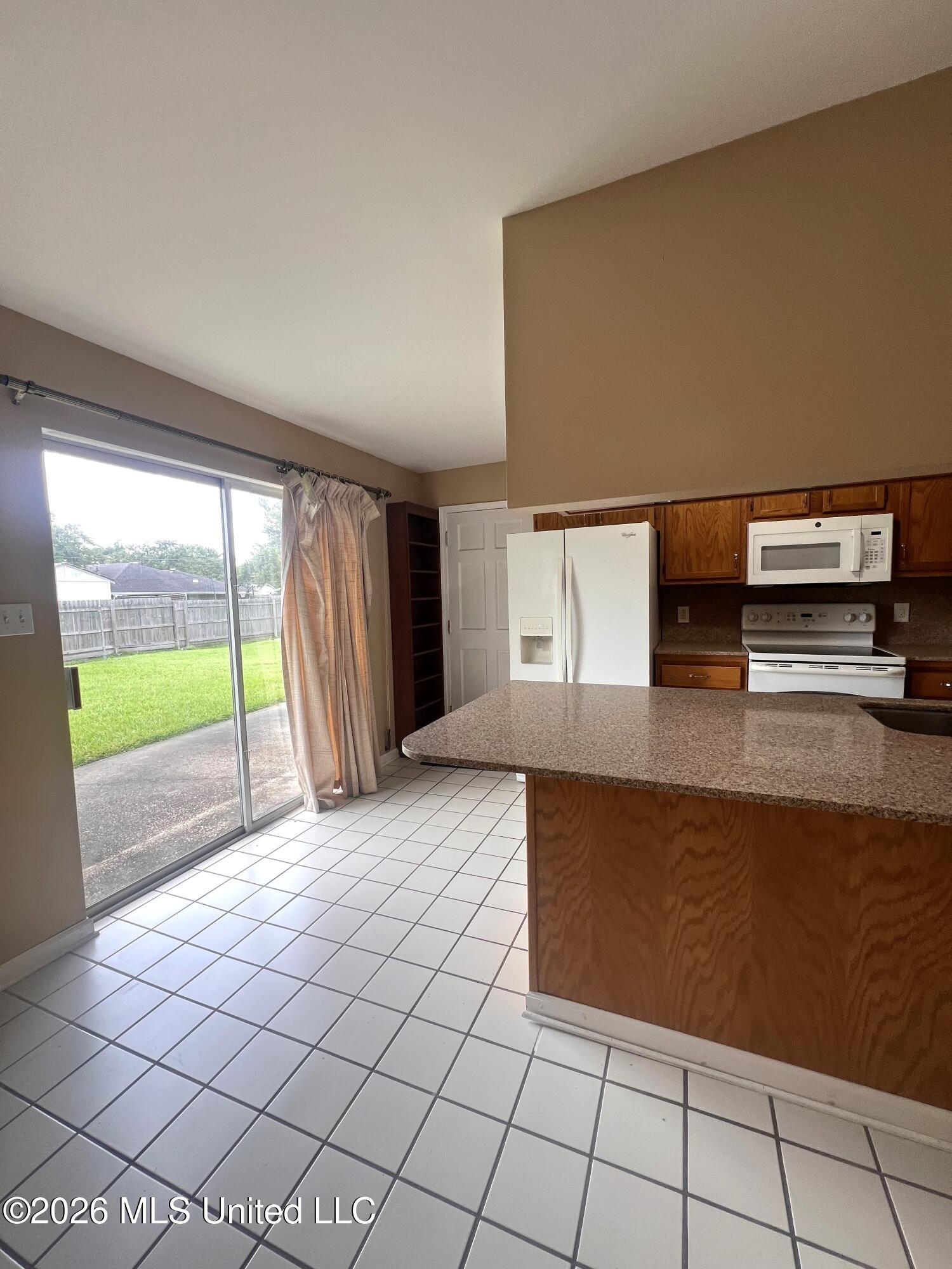 15309-r Royal Street Property Photo 8