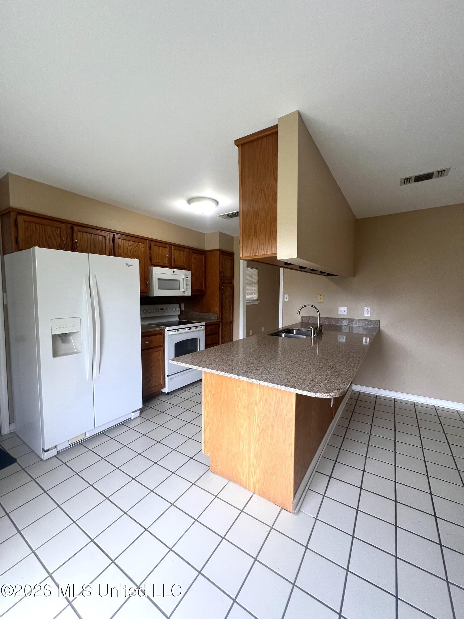 15309-r Royal Street Property Photo 9