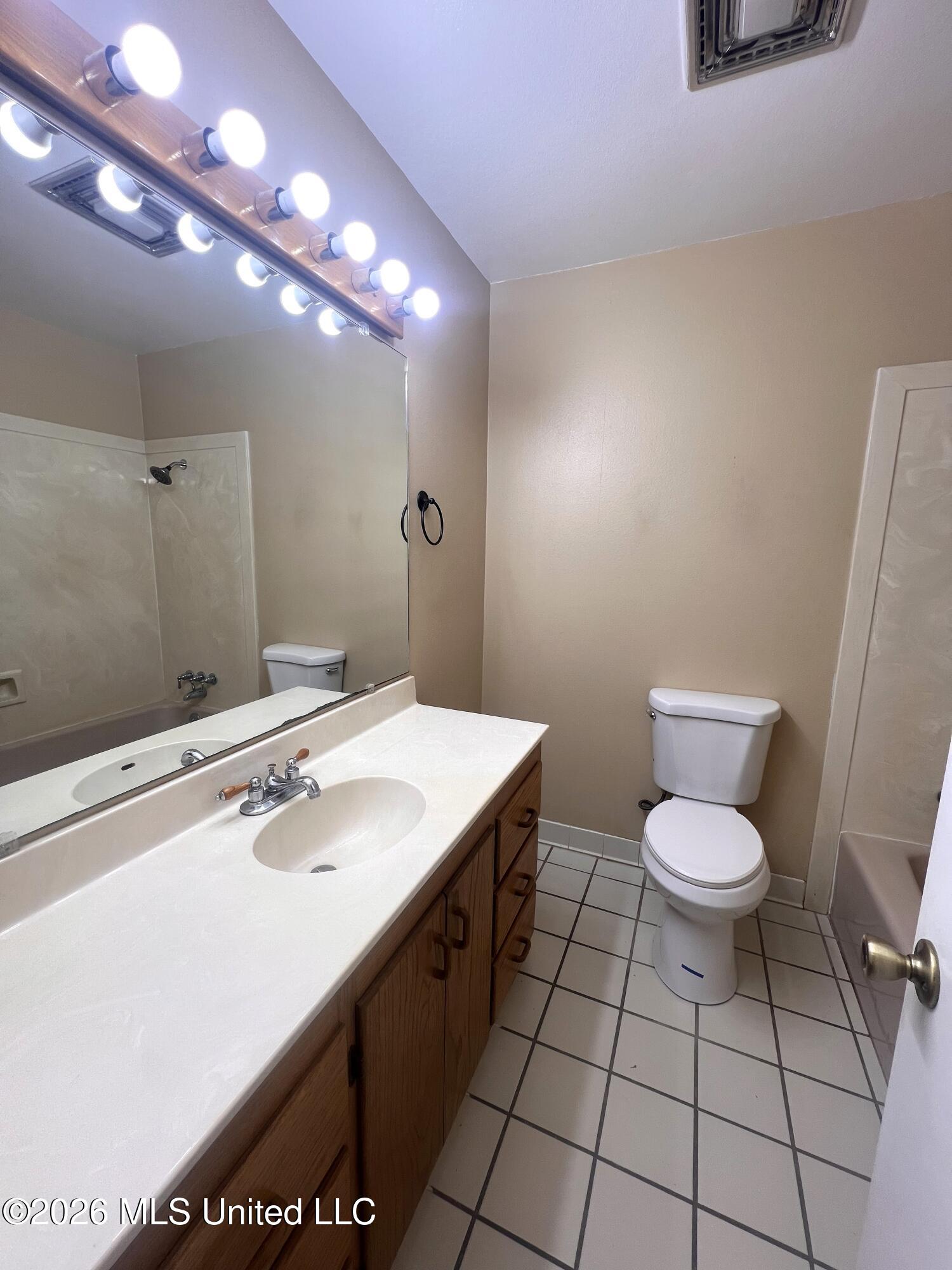 15309-r Royal Street Property Photo 15