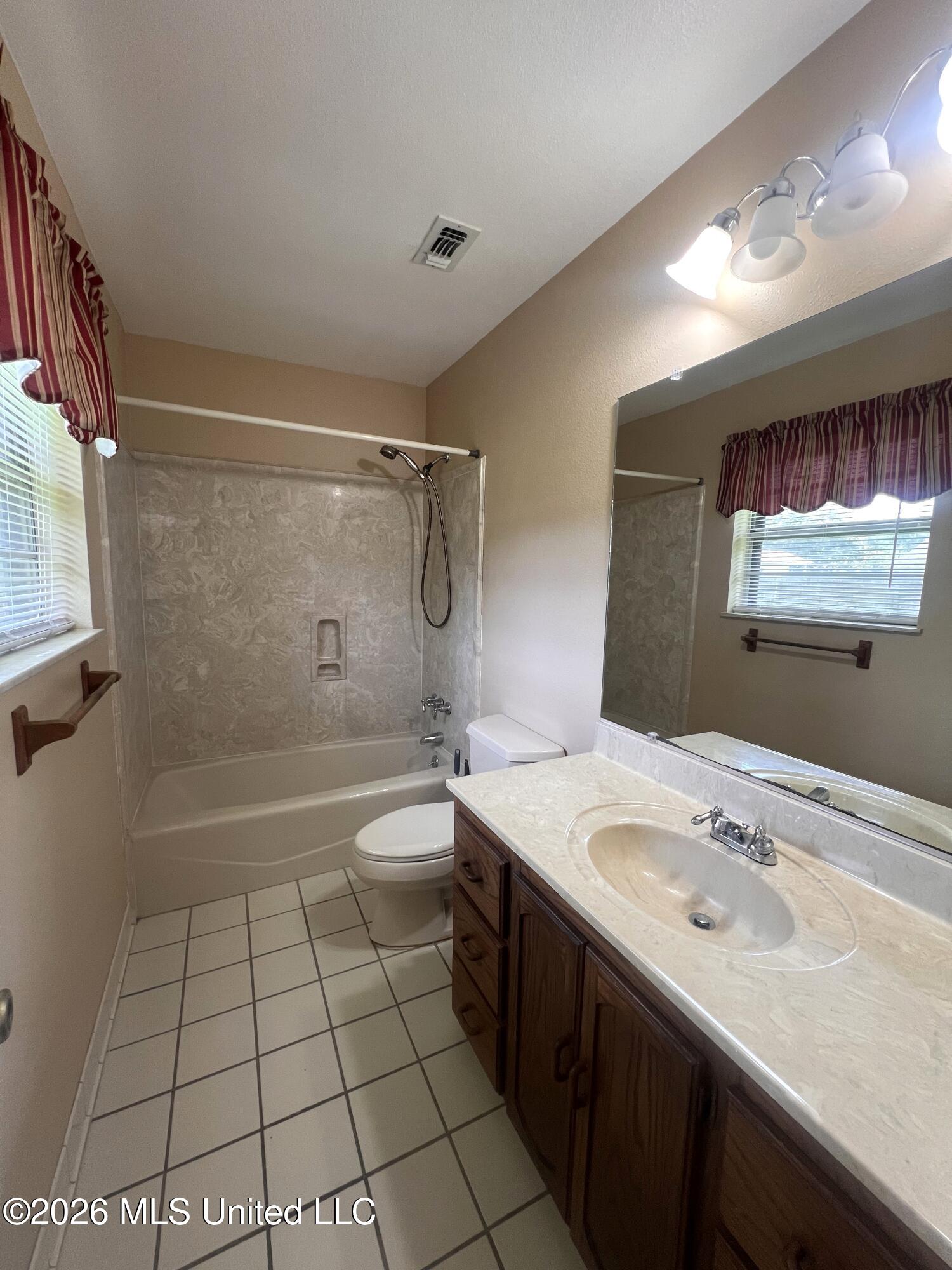 15309-r Royal Street Property Photo 18