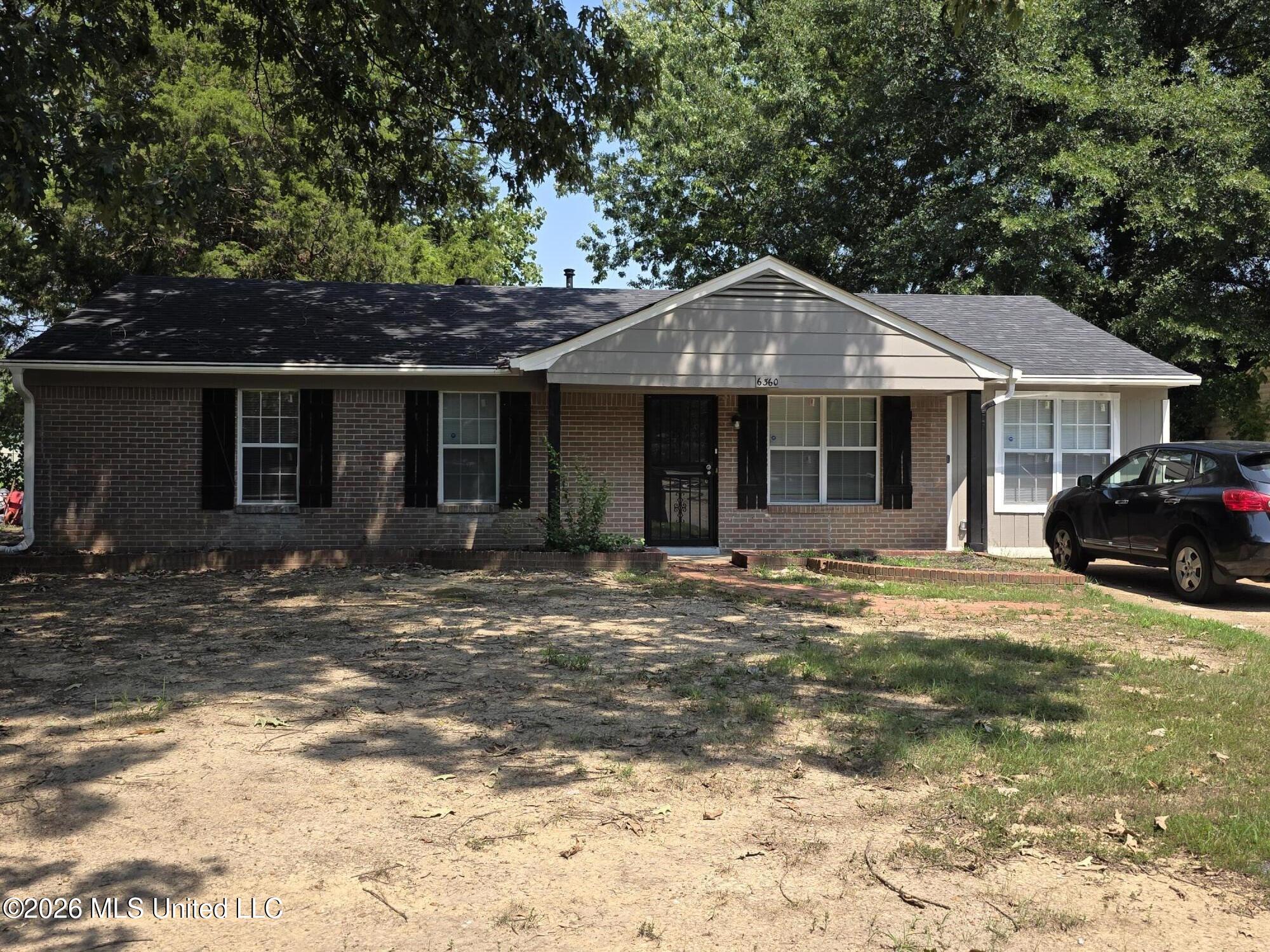 6360 Greenbriar Drive Property Photo 1