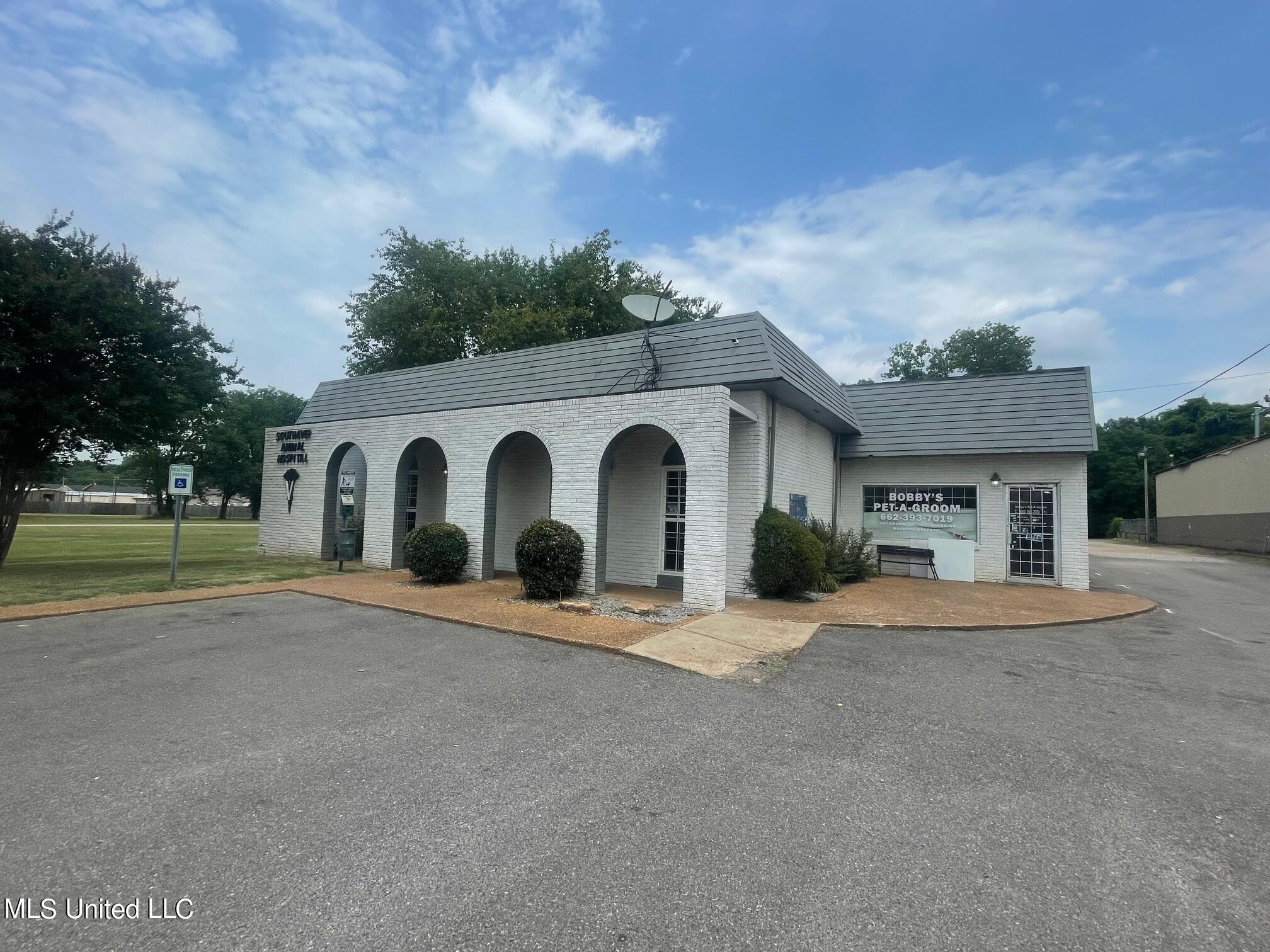 8840 N Highway 51 Property Photo 1